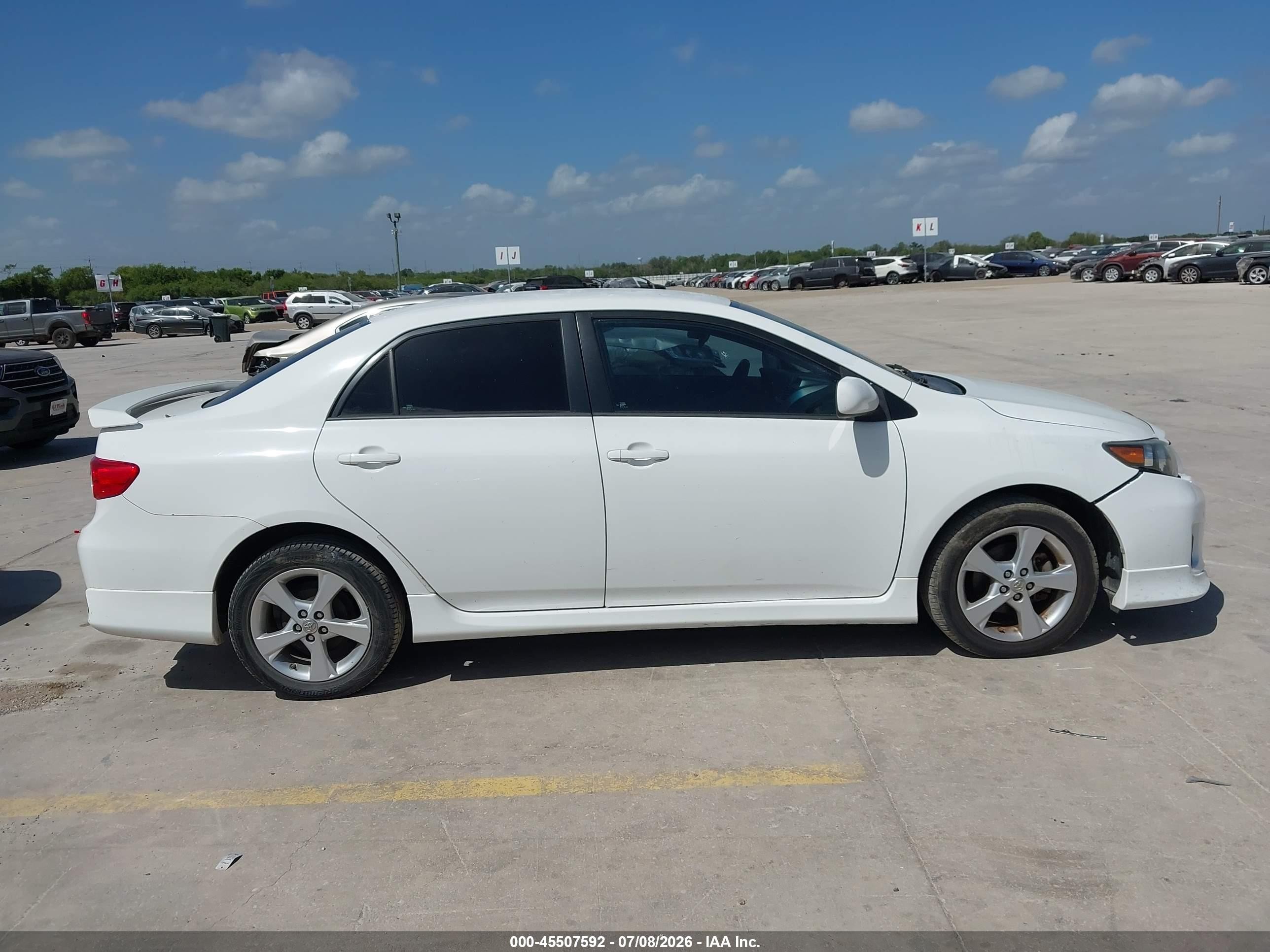 2013 Toyota Corolla S White vin: 5YFBU4EE7DP211233