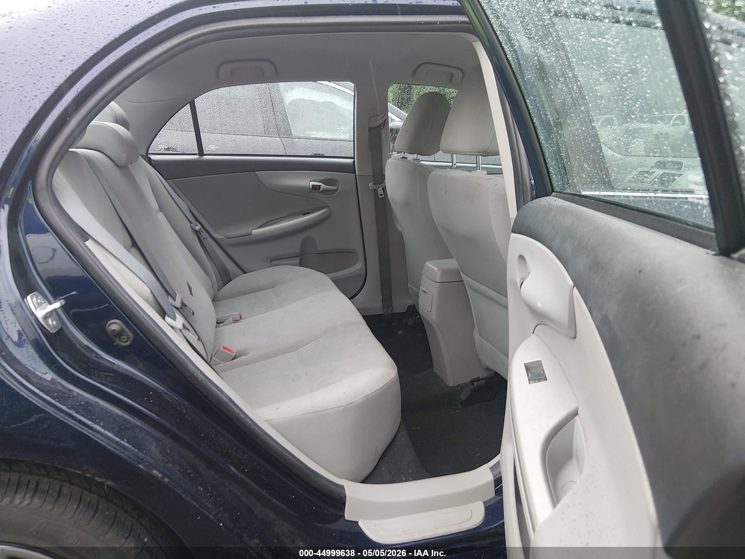 2013 Toyota Corolla Le Dark Blue vin: 5YFBU4EE7DP216769