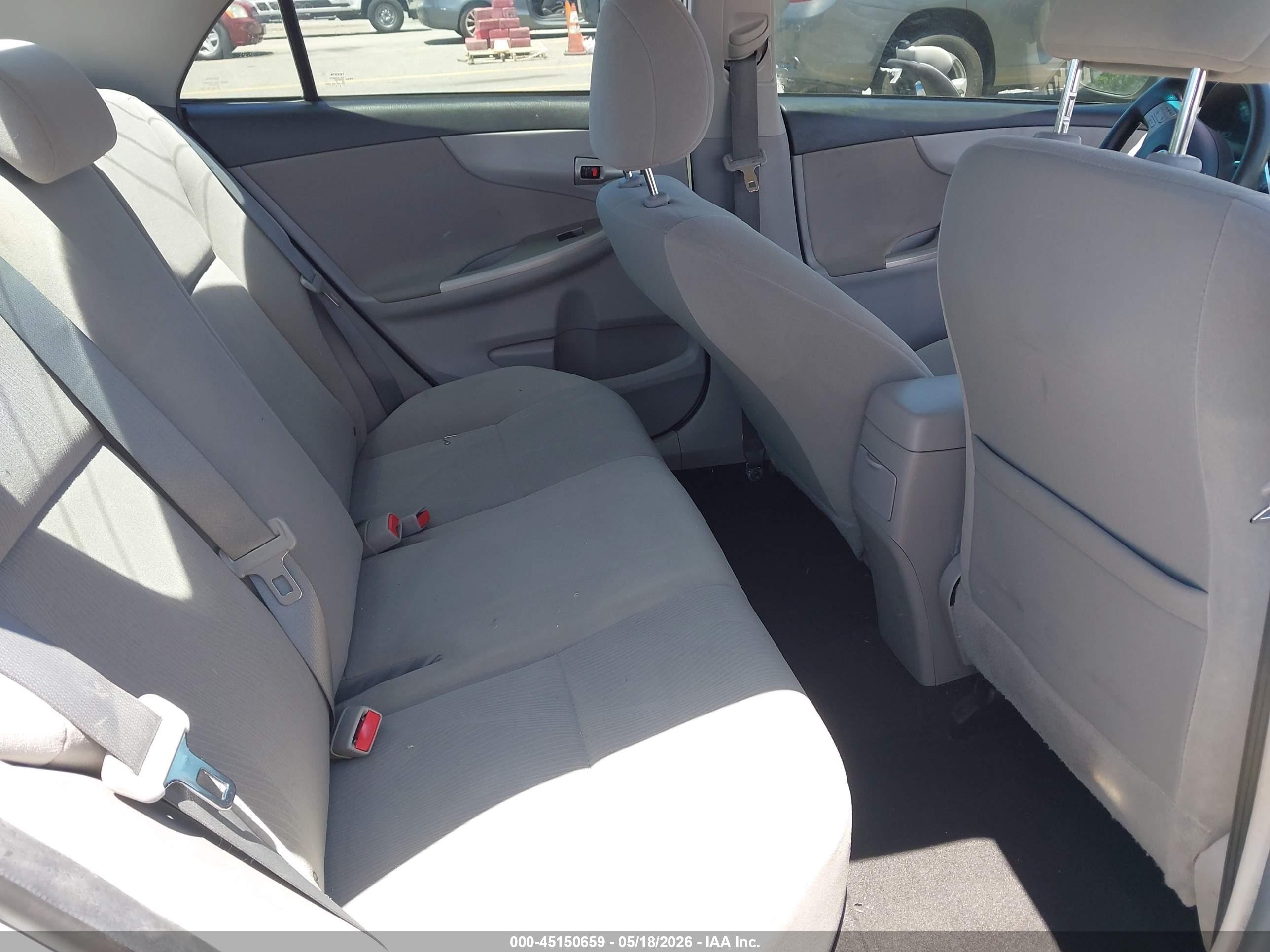 2013 Toyota Corolla Le Silver vin: 5YFBU4EE7DP222667
