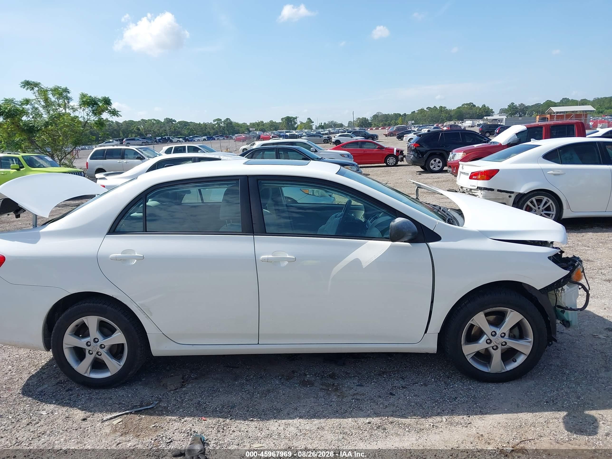 2012 Toyota Corolla Le White vin: 5YFBU4EE8CP005899