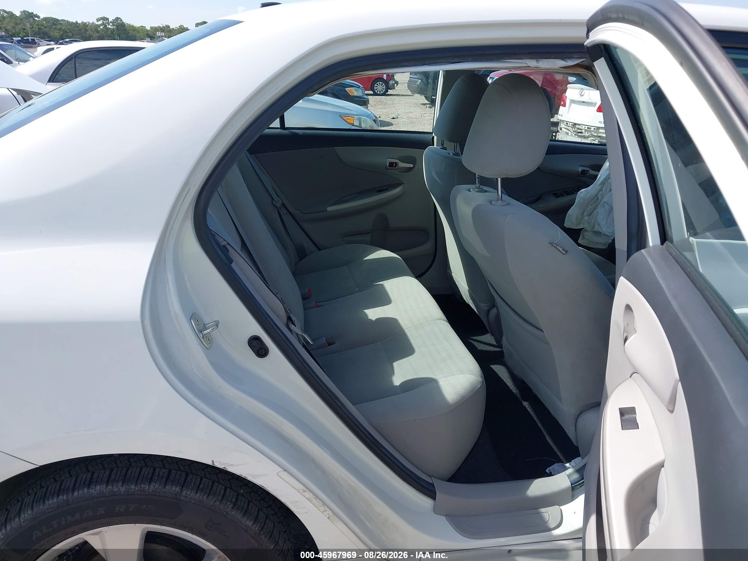 2012 Toyota Corolla Le White vin: 5YFBU4EE8CP005899
