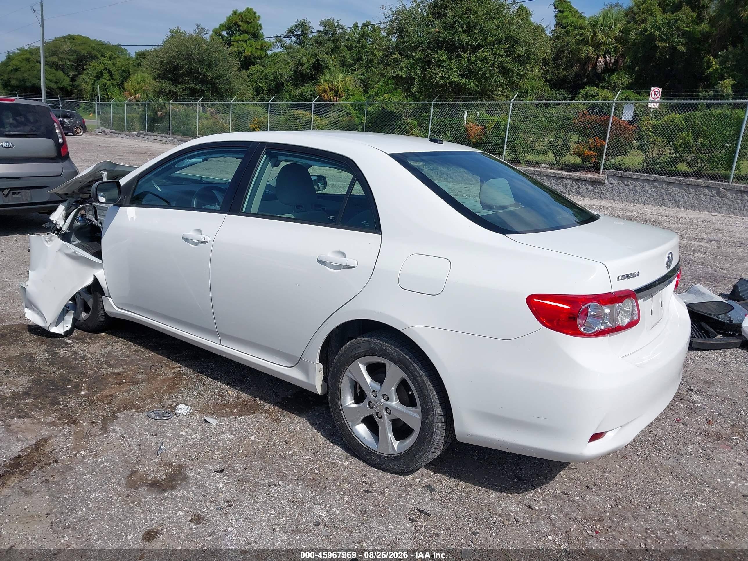 2012 Toyota Corolla Le White vin: 5YFBU4EE8CP005899