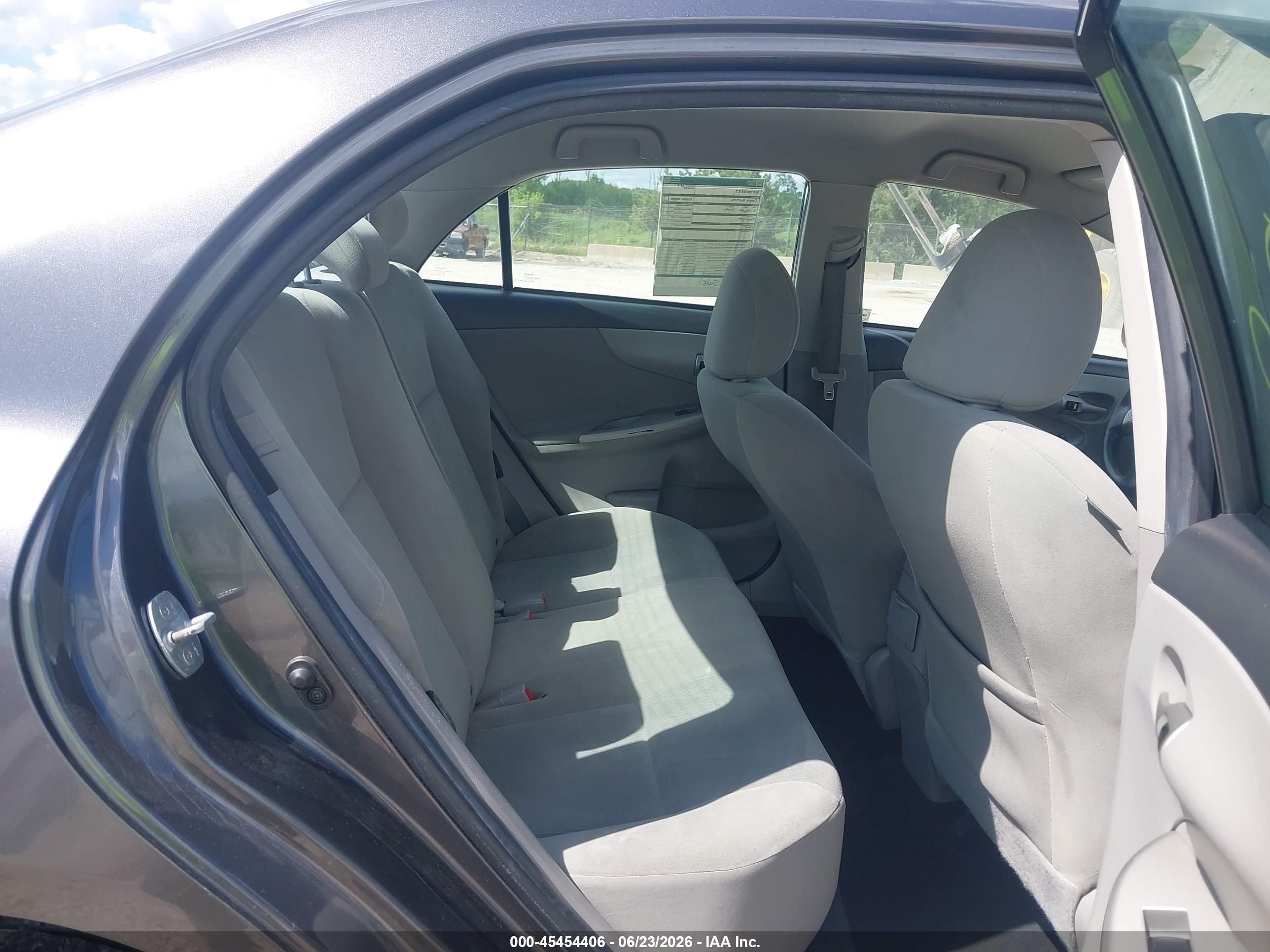 2012 Toyota Corolla Le Gray vin: 5YFBU4EE8CP011704