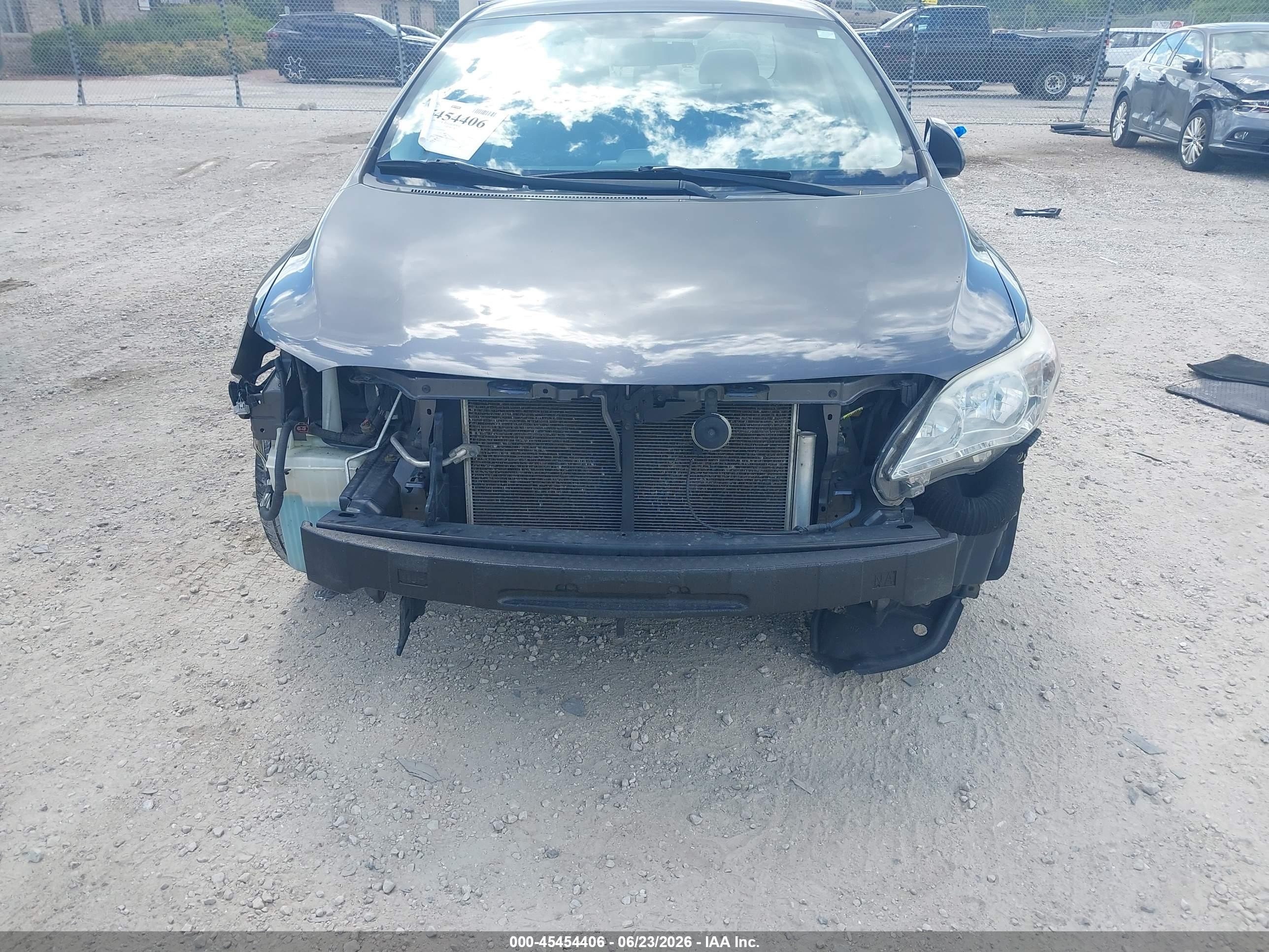 2012 Toyota Corolla Le Gray vin: 5YFBU4EE8CP011704