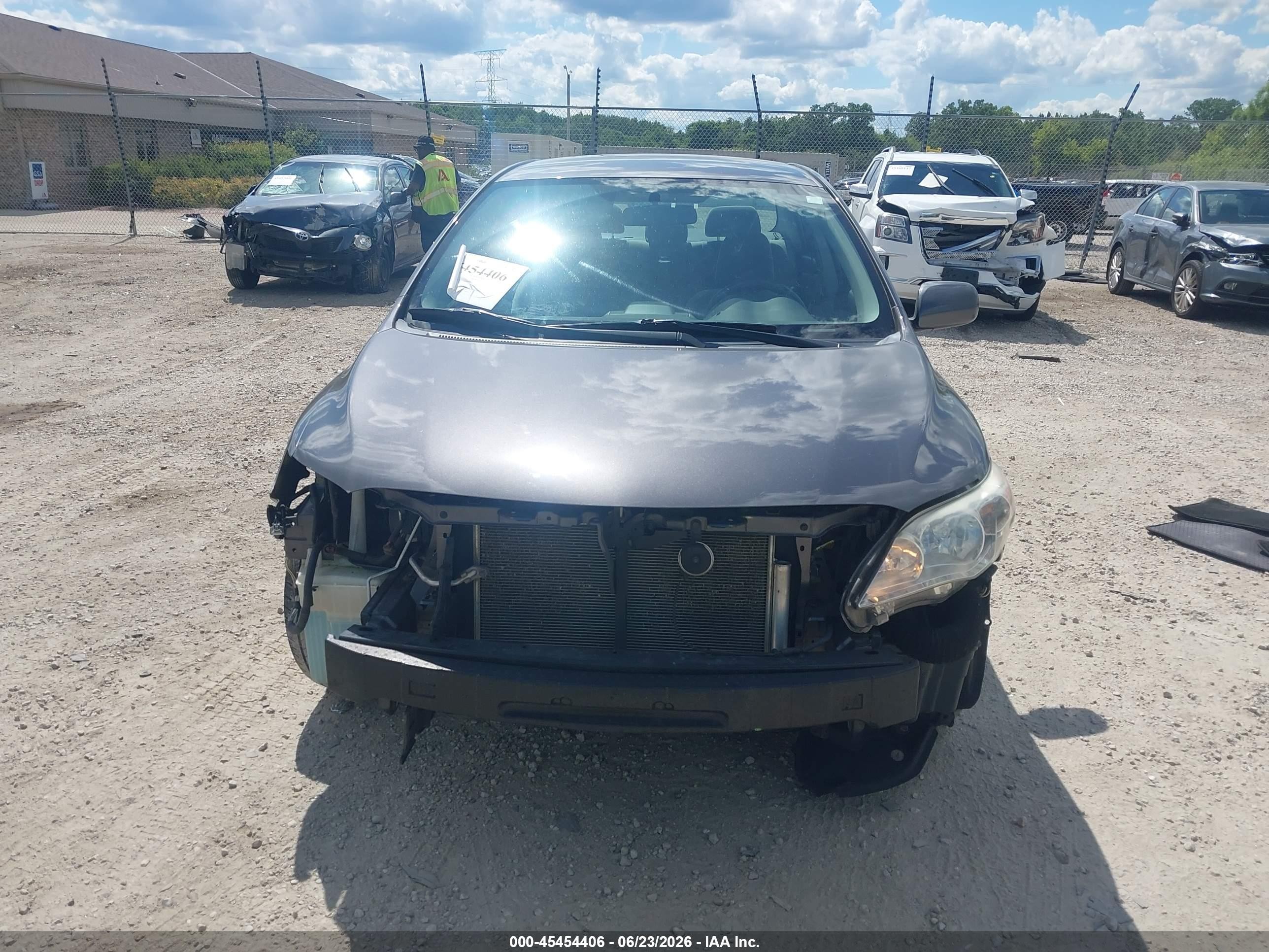 2012 Toyota Corolla Le Gray vin: 5YFBU4EE8CP011704
