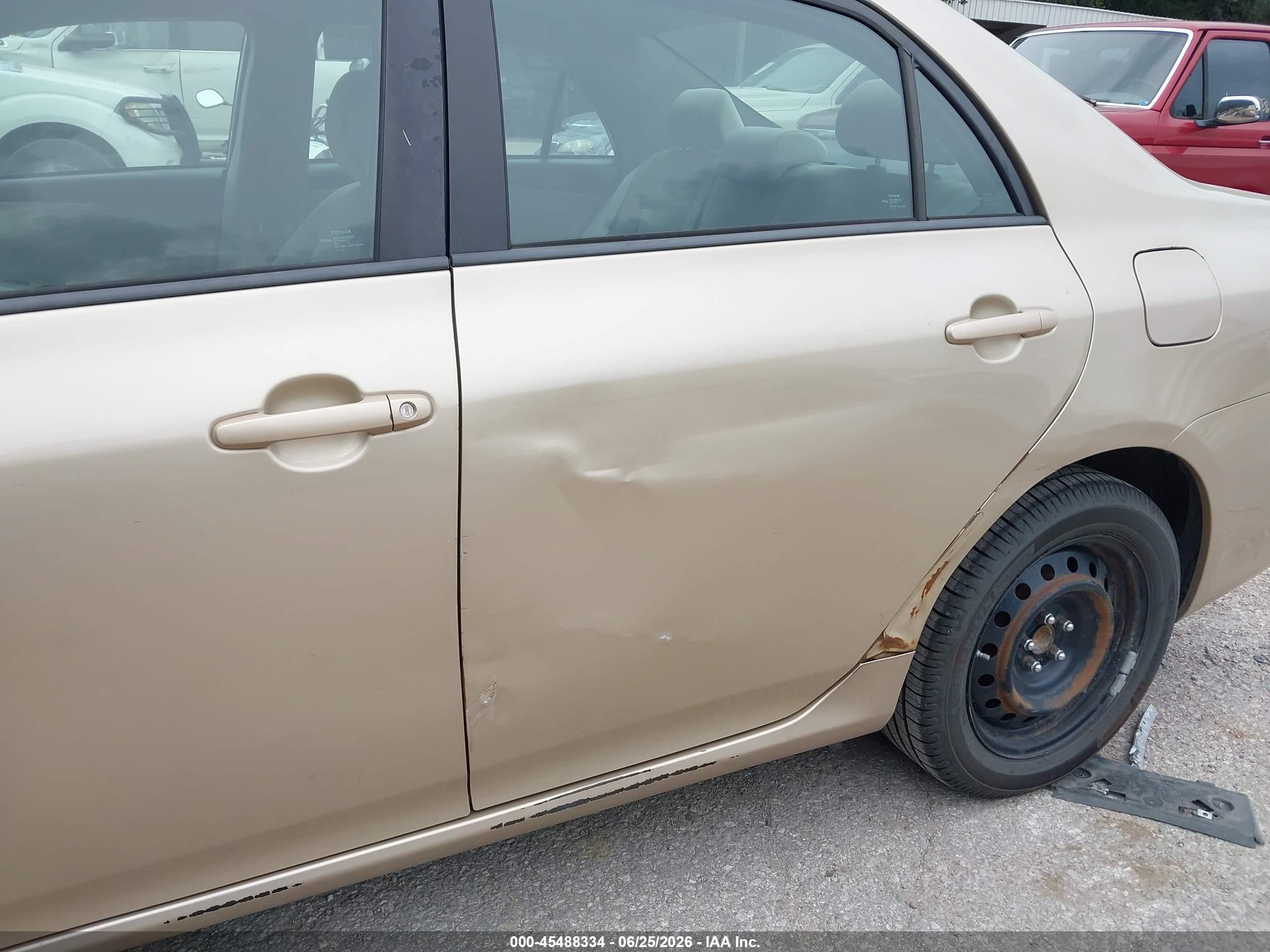 2012 Toyota Corolla Le Beige vin: 5YFBU4EE8CP027174