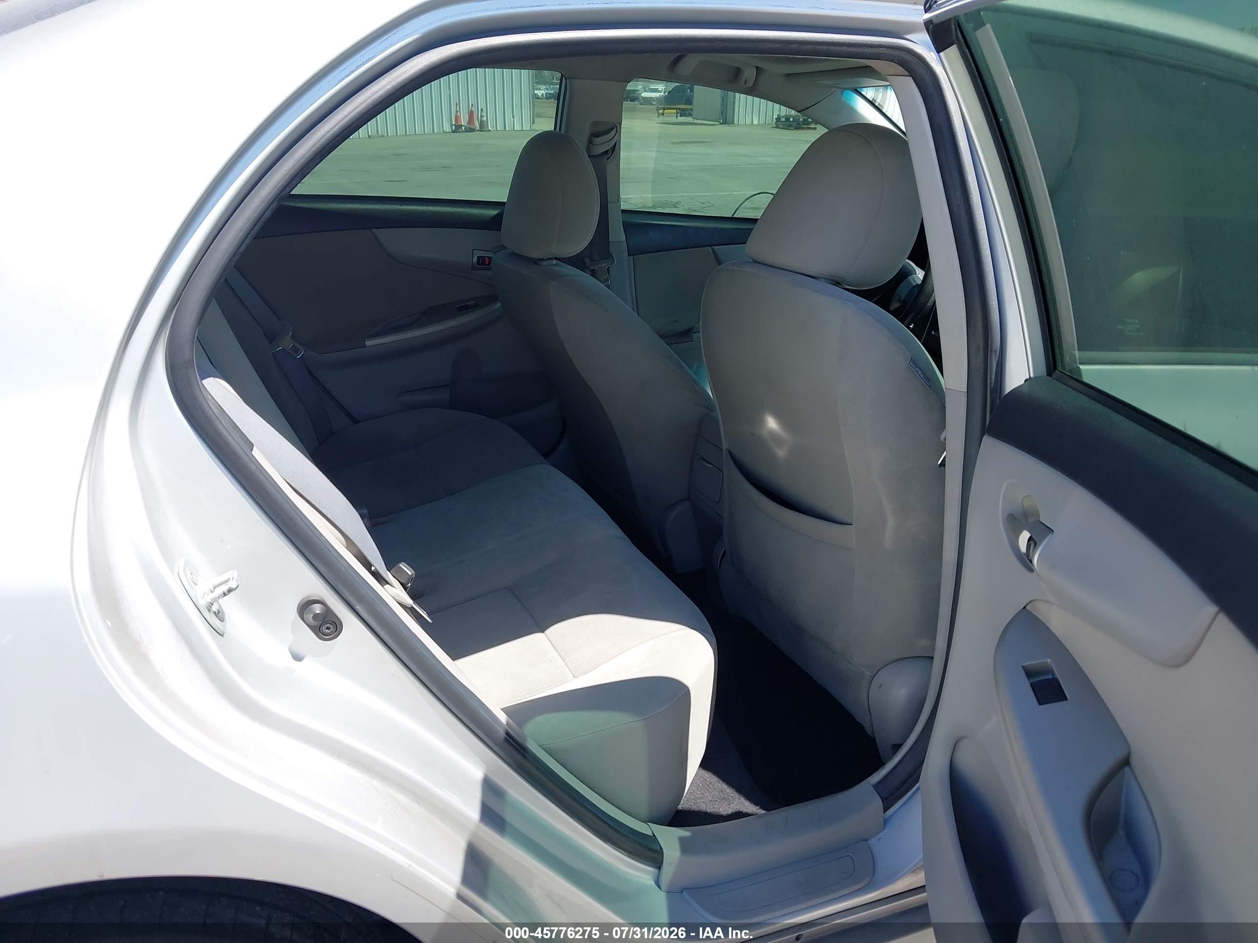 2012 Toyota Corolla Le Silver vin: 5YFBU4EE8CP033489