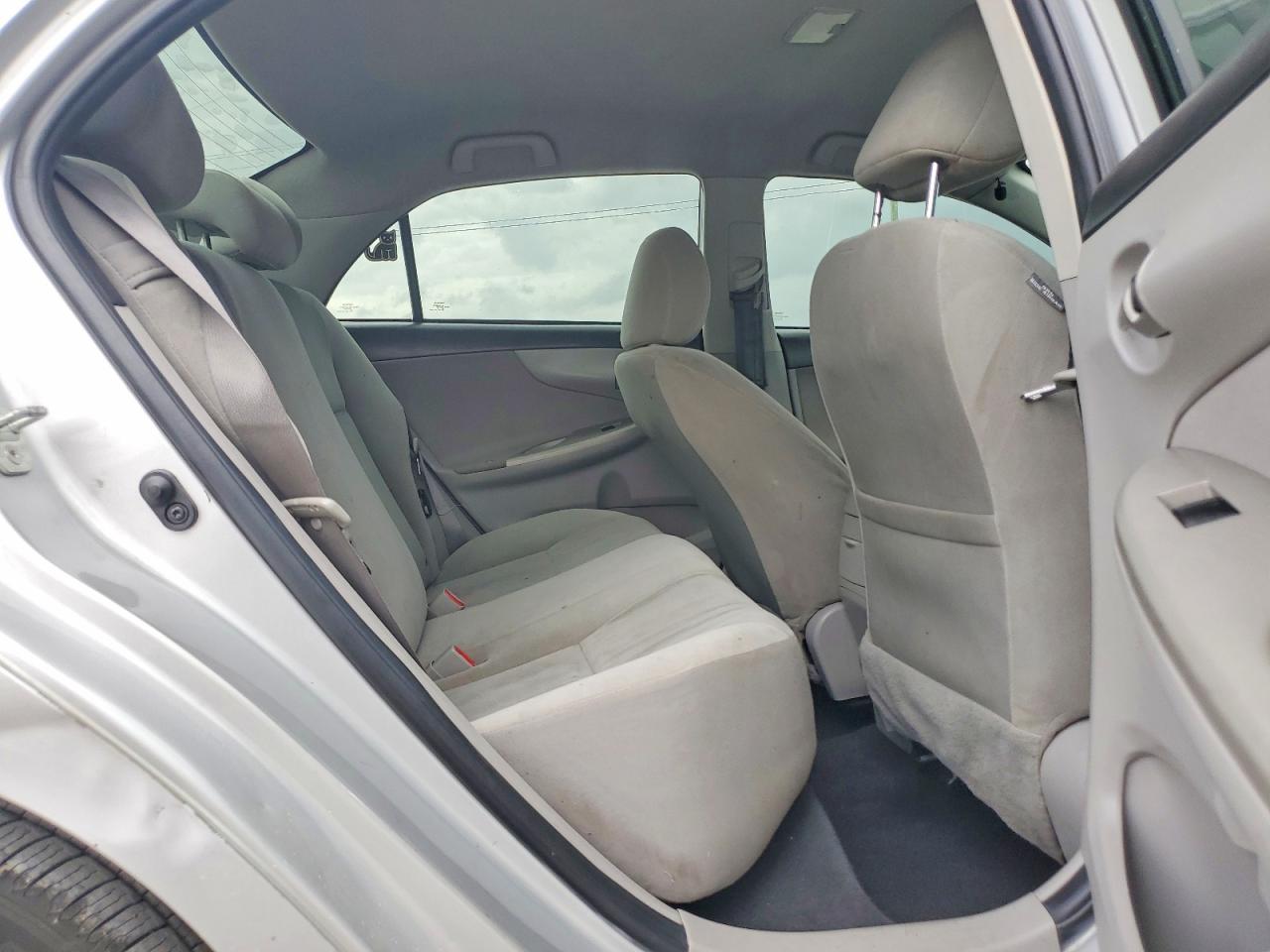 2012 Toyota Corolla Le Silver vin: 5YFBU4EE8CP038627