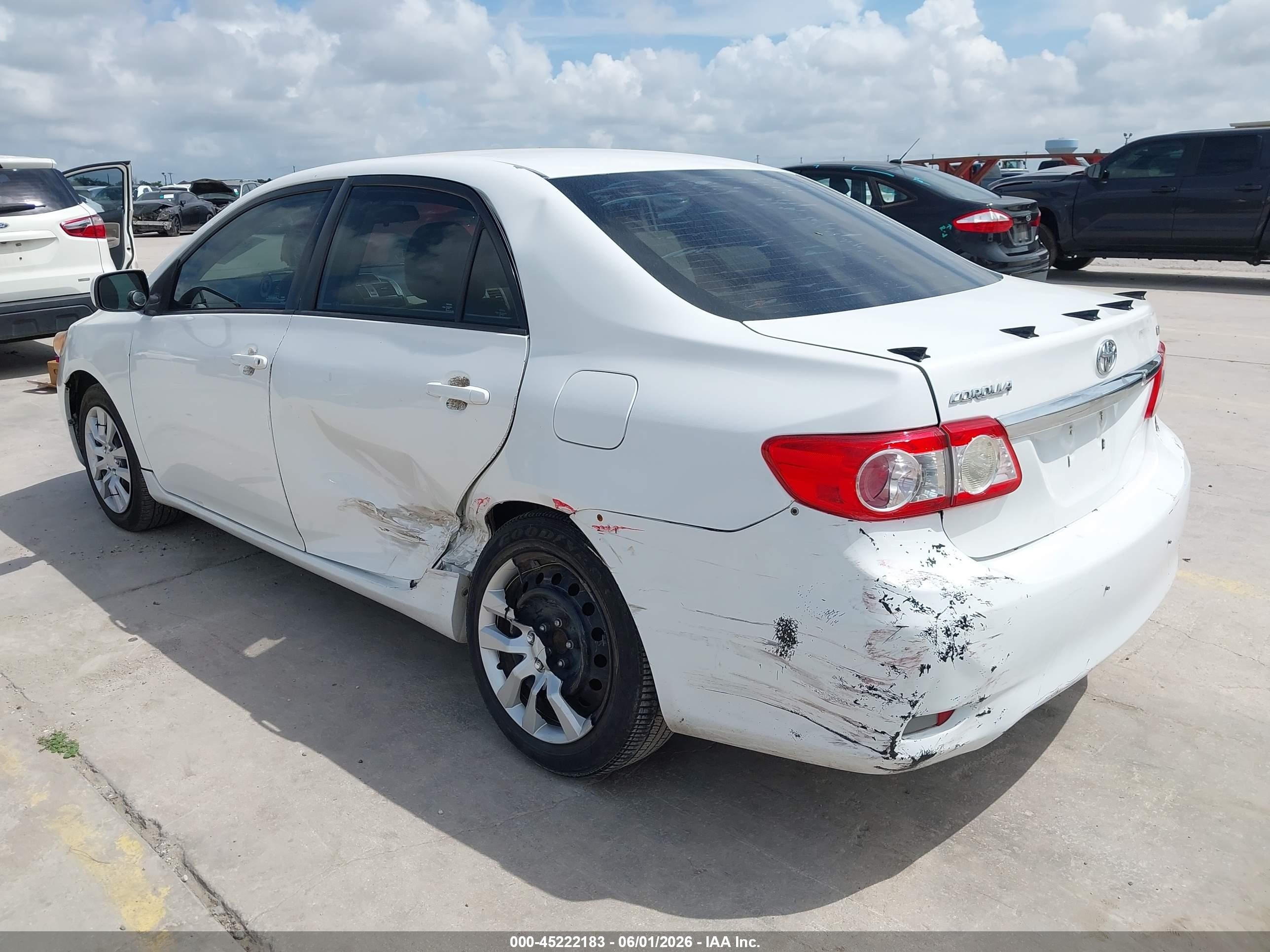 2012 Toyota Corolla Le White vin: 5YFBU4EE8CP045478