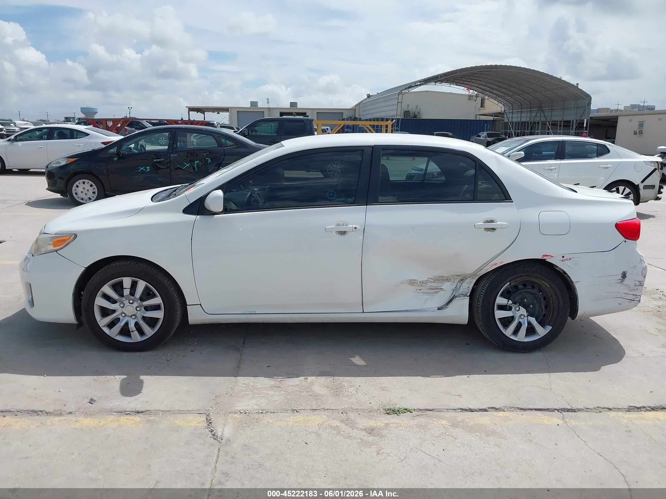2012 Toyota Corolla Le White vin: 5YFBU4EE8CP045478