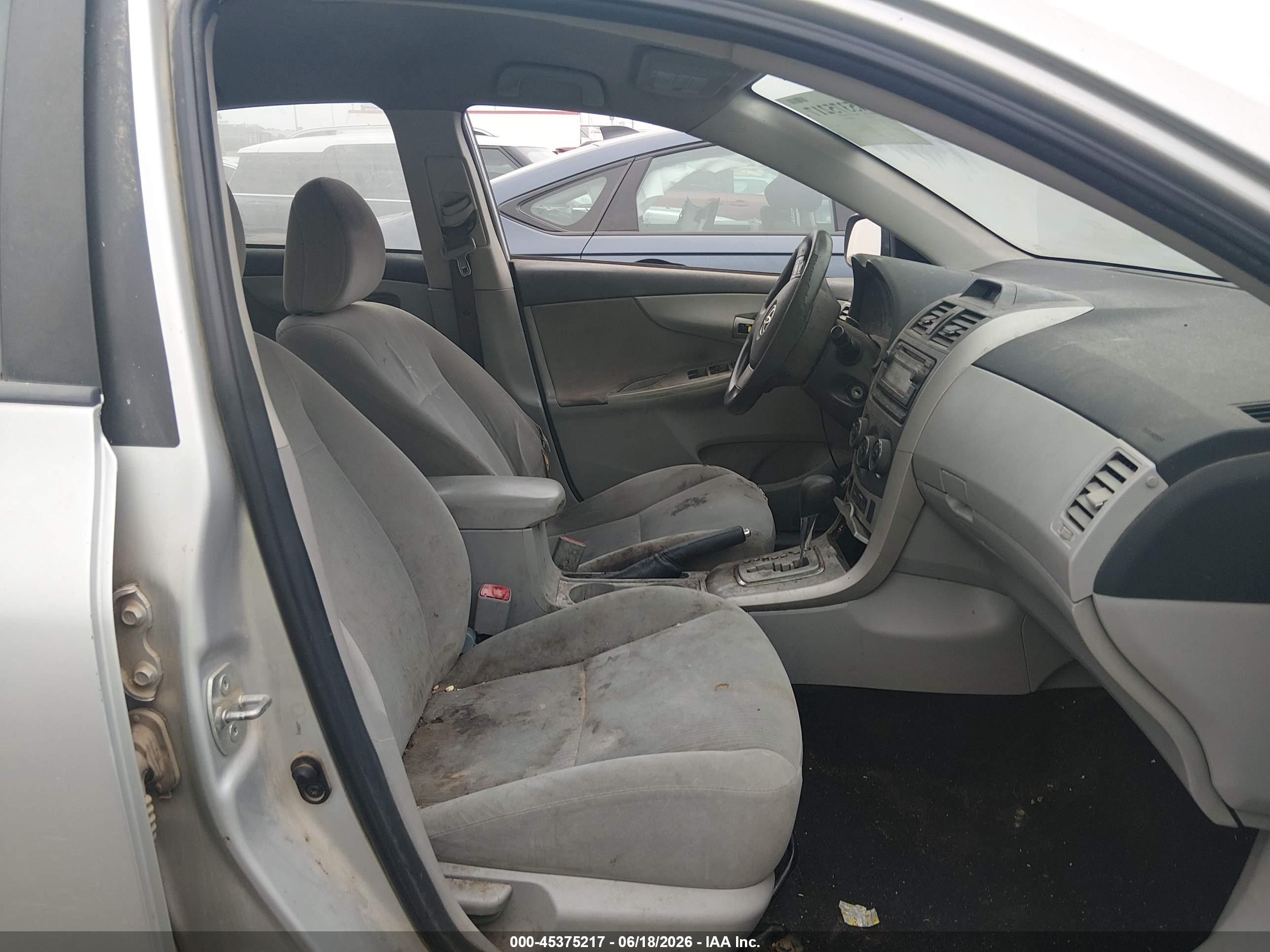 2012 Toyota Corolla Le Silver vin: 5YFBU4EE8CP049742