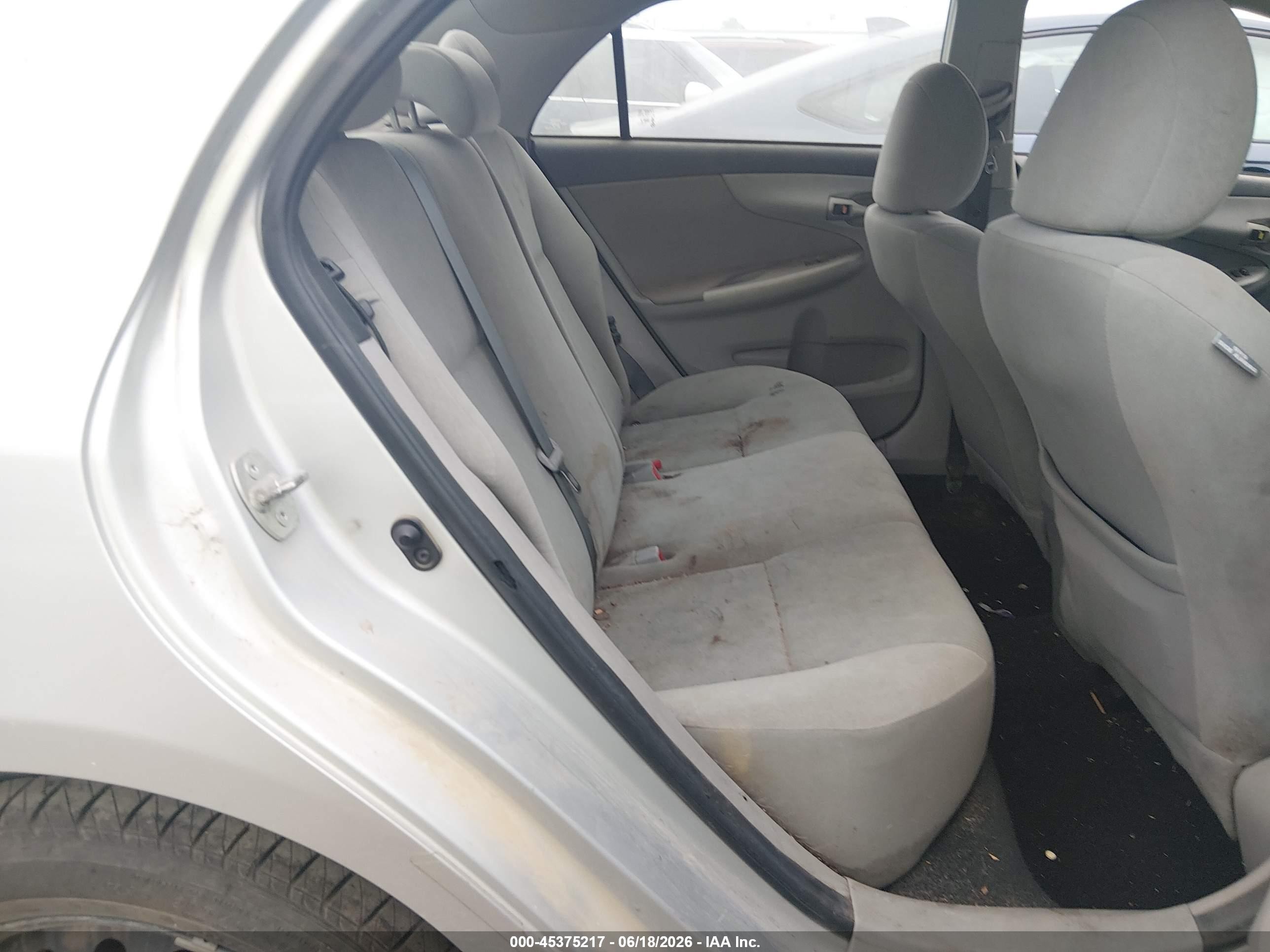 2012 Toyota Corolla Le Silver vin: 5YFBU4EE8CP049742