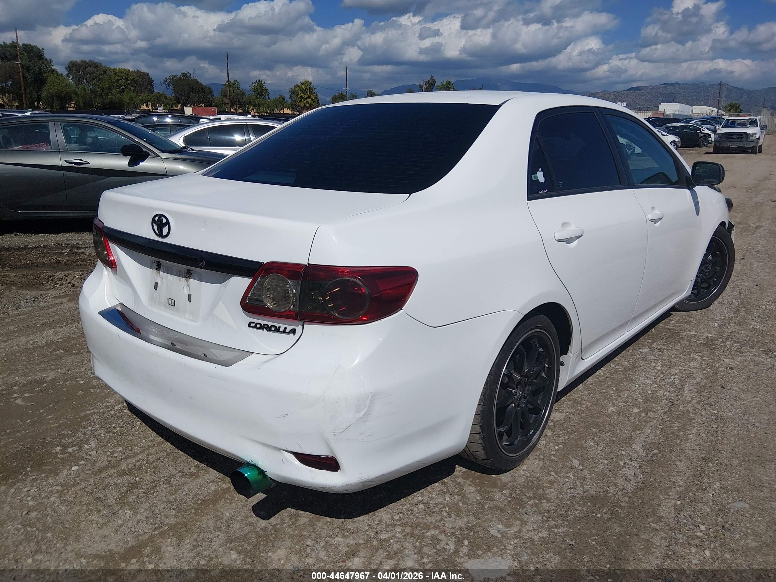 2012 Toyota Corolla Le Белый vin: 5YFBU4EE8CP050938