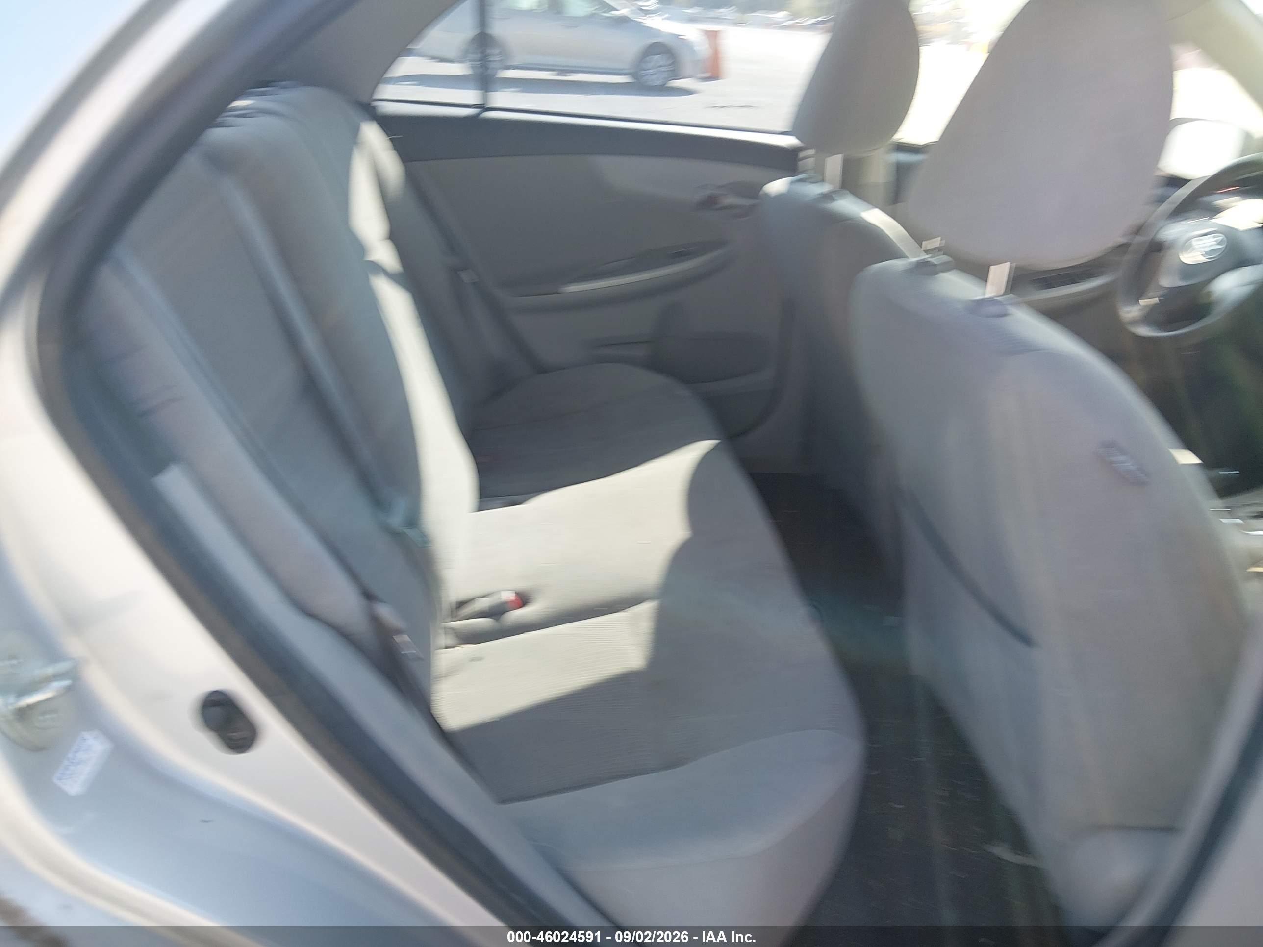 2012 Toyota Corolla Le Silver vin: 5YFBU4EE8CP072924