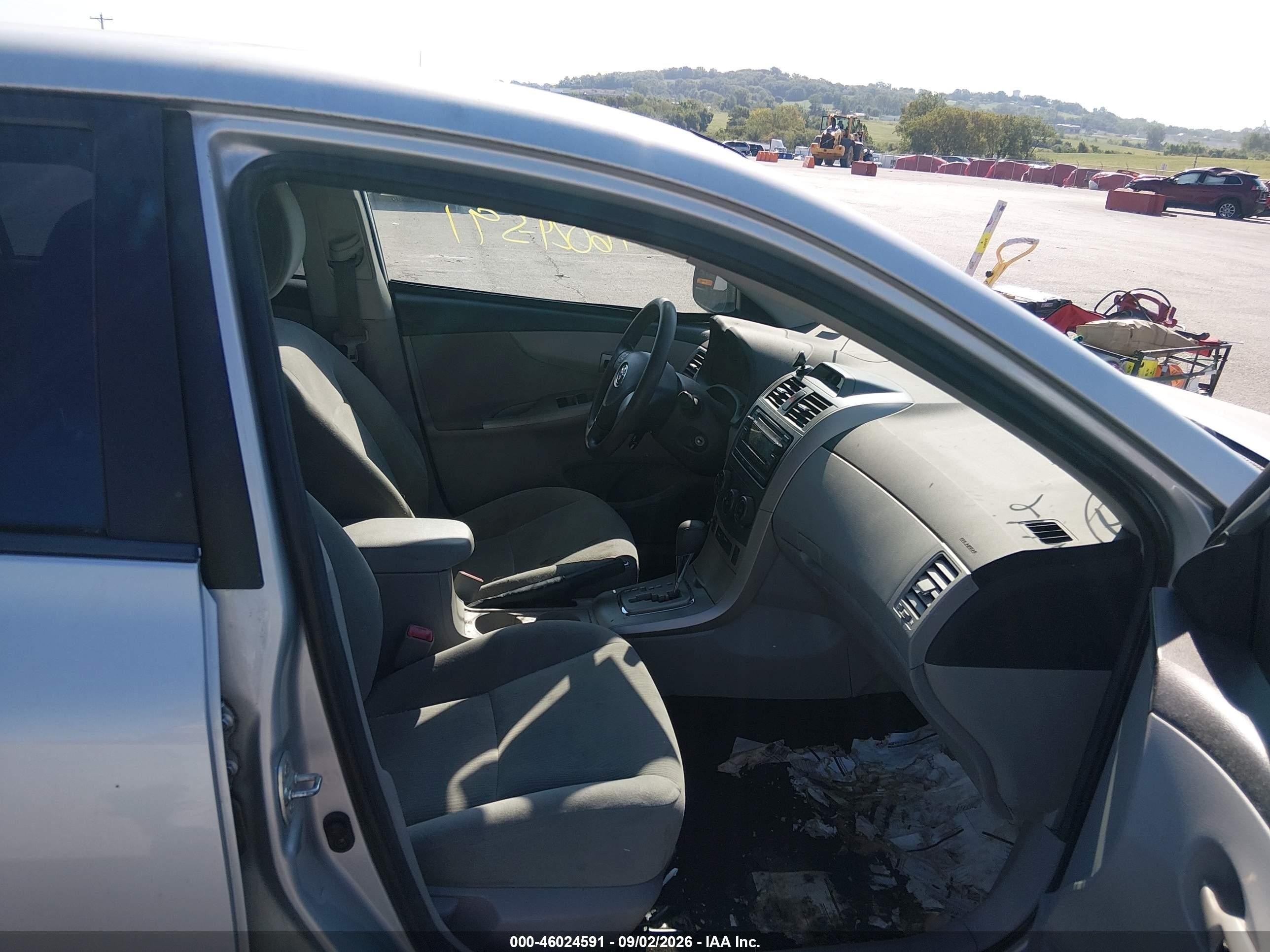 2012 Toyota Corolla Le Silver vin: 5YFBU4EE8CP072924
