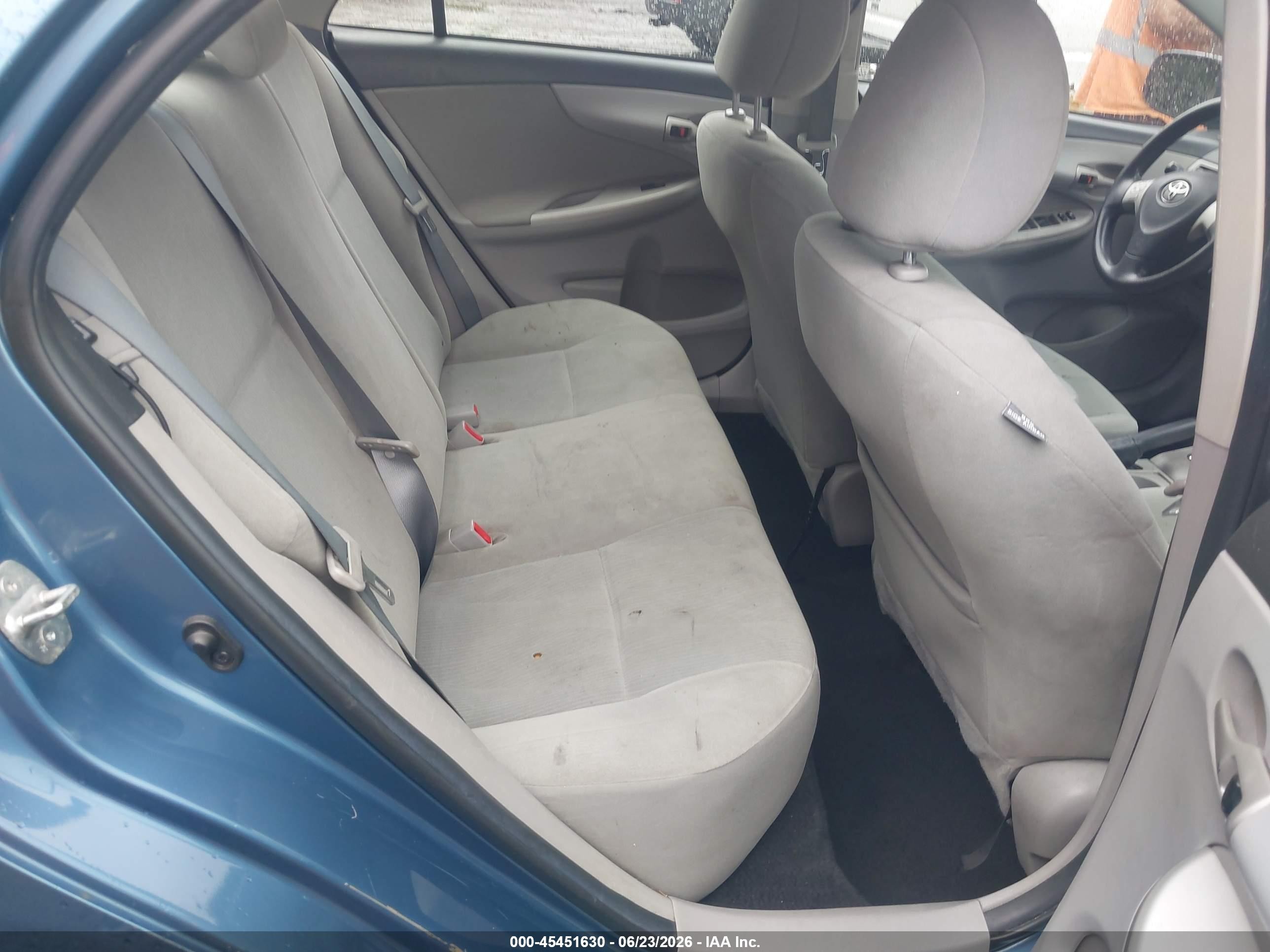 2013 Toyota Corolla Le Blue vin: 5YFBU4EE8DP078434