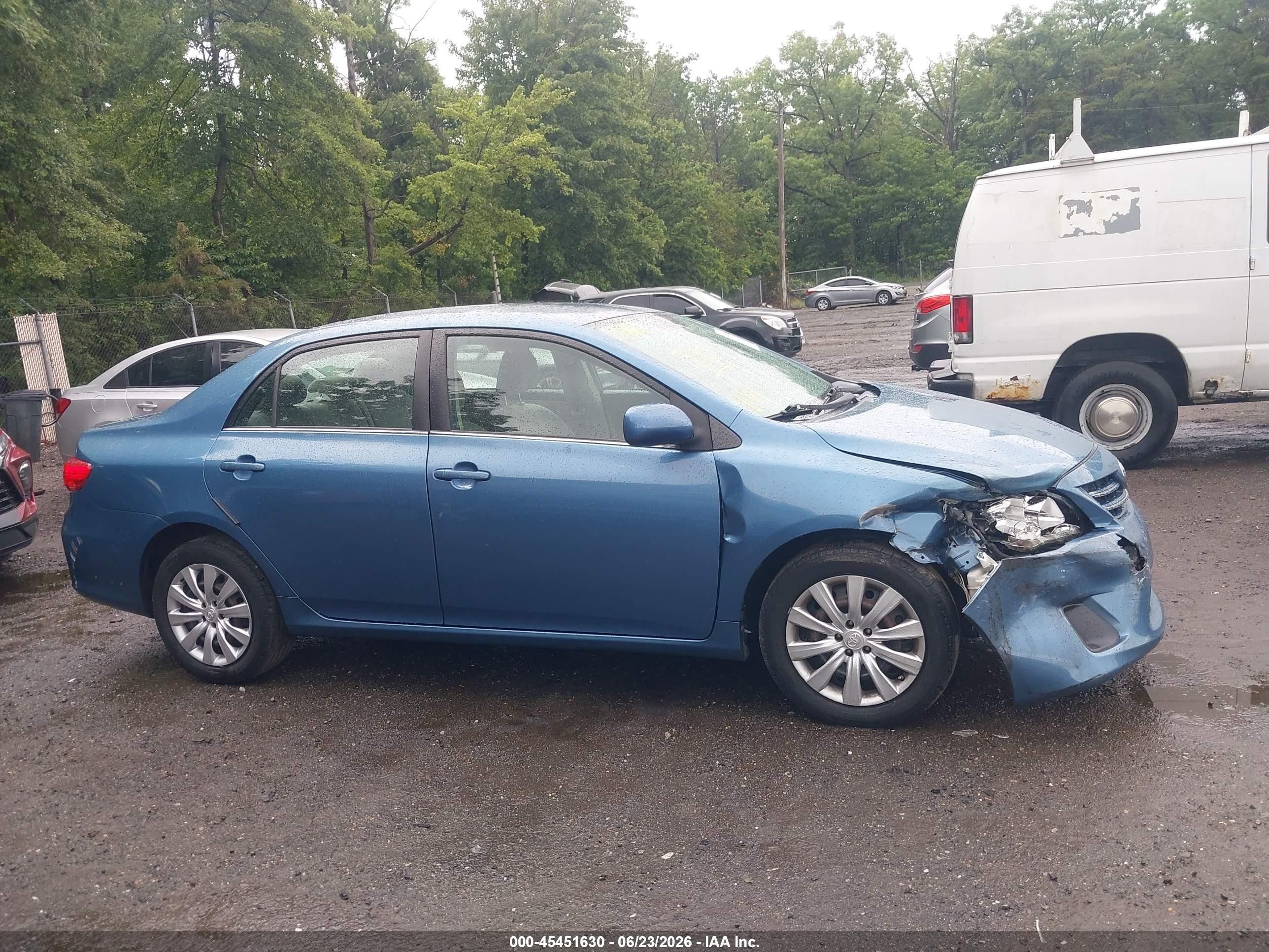 2013 Toyota Corolla Le Blue vin: 5YFBU4EE8DP078434