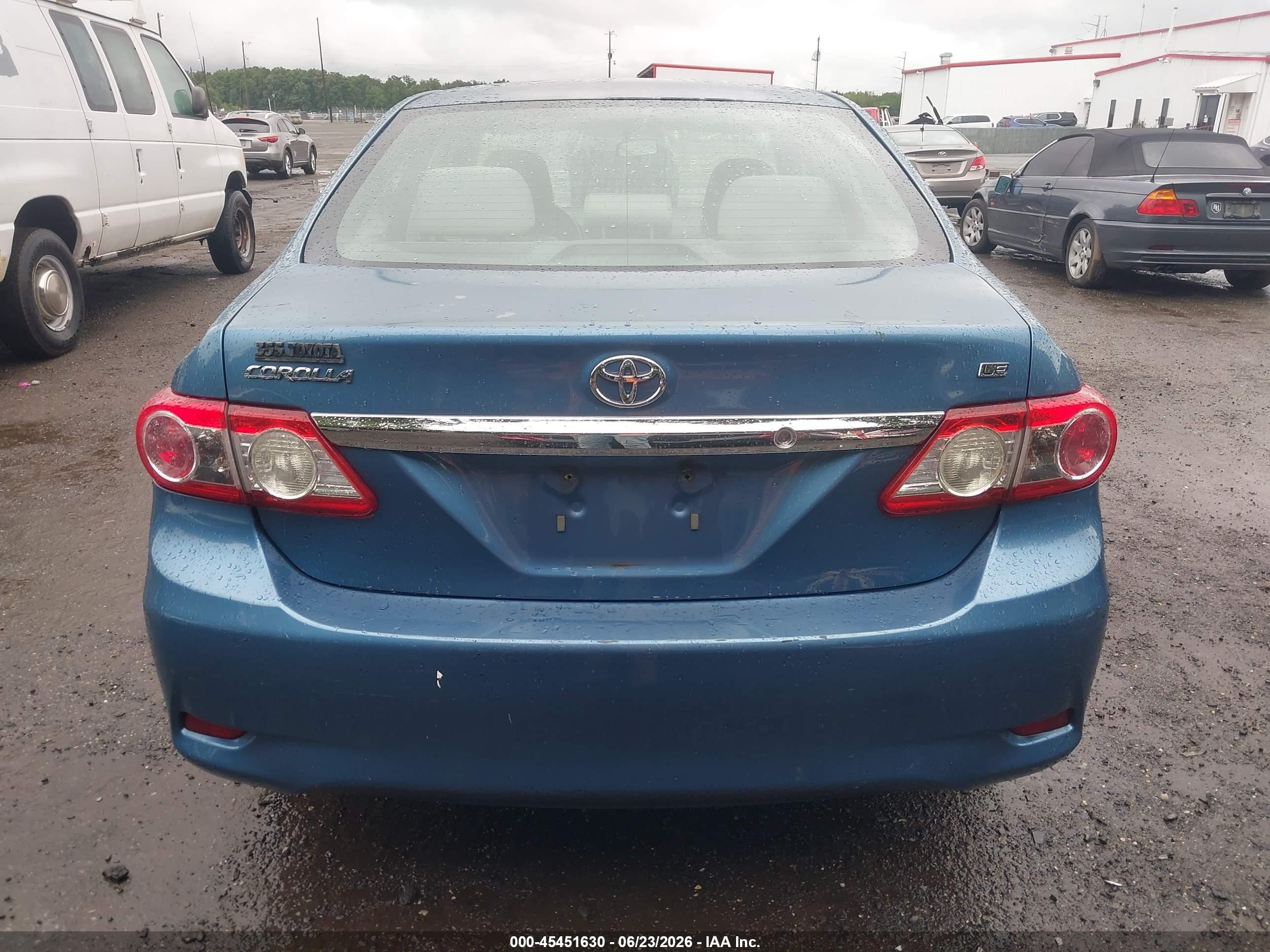 2013 Toyota Corolla Le Blue vin: 5YFBU4EE8DP078434