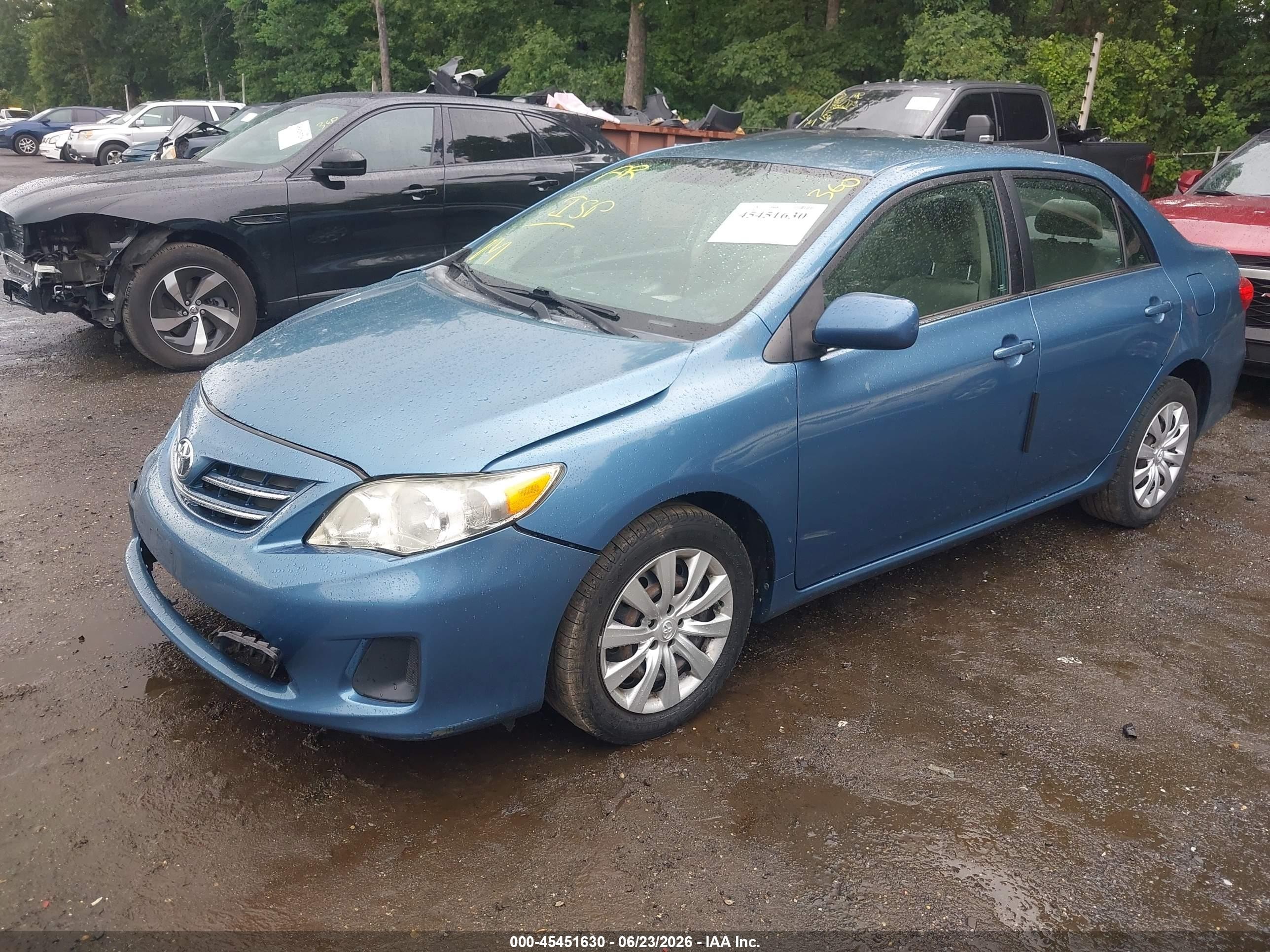 2013 Toyota Corolla Le Blue vin: 5YFBU4EE8DP078434