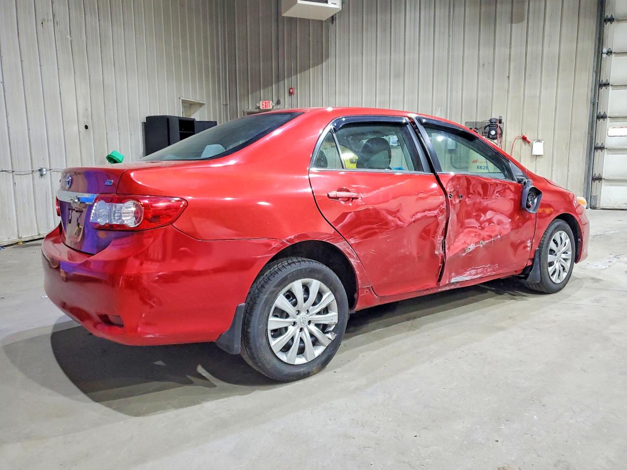 2013 Toyota Corolla Le Red vin: 5YFBU4EE8DP084816