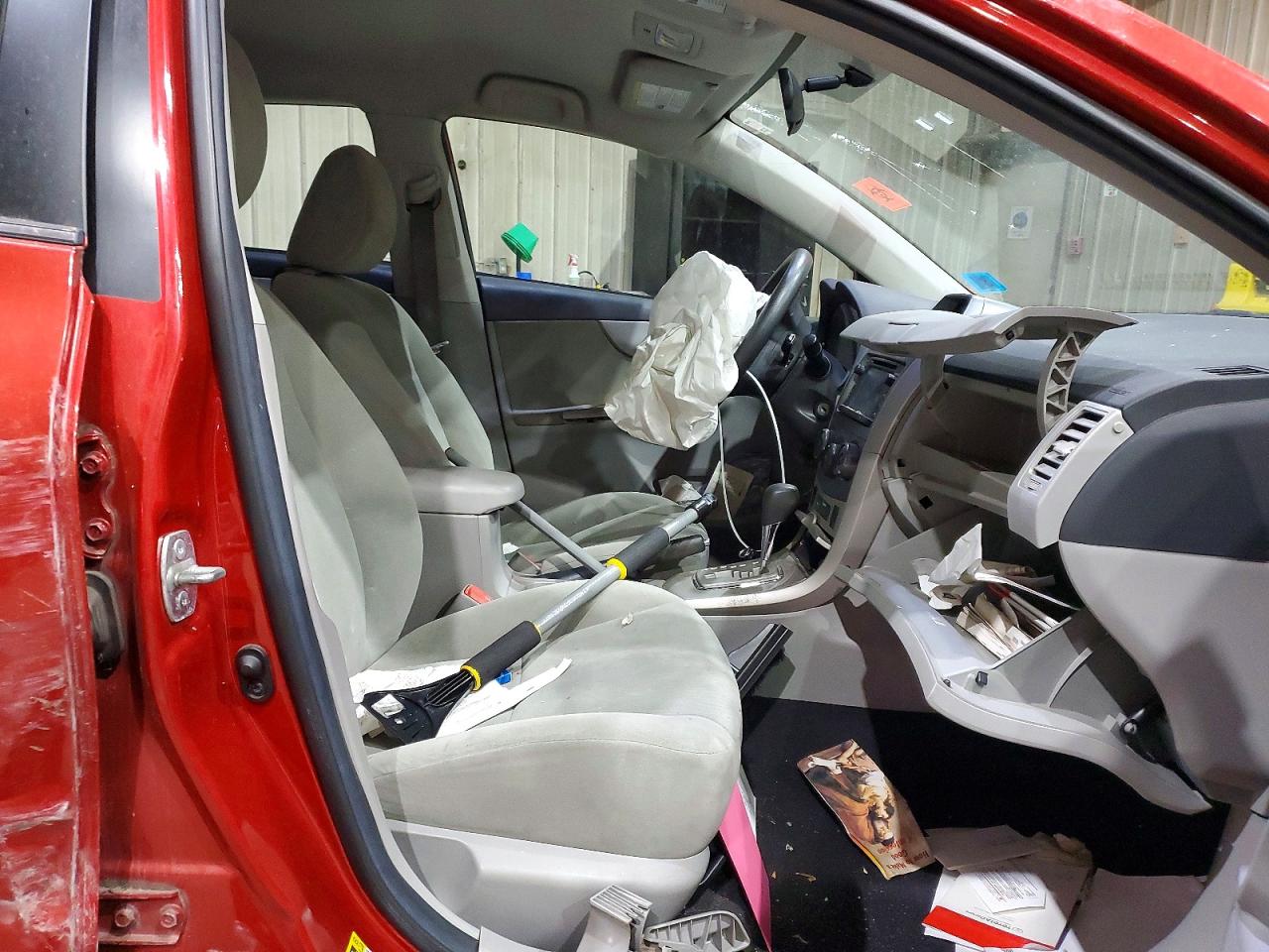 2013 Toyota Corolla Le Red vin: 5YFBU4EE8DP084816