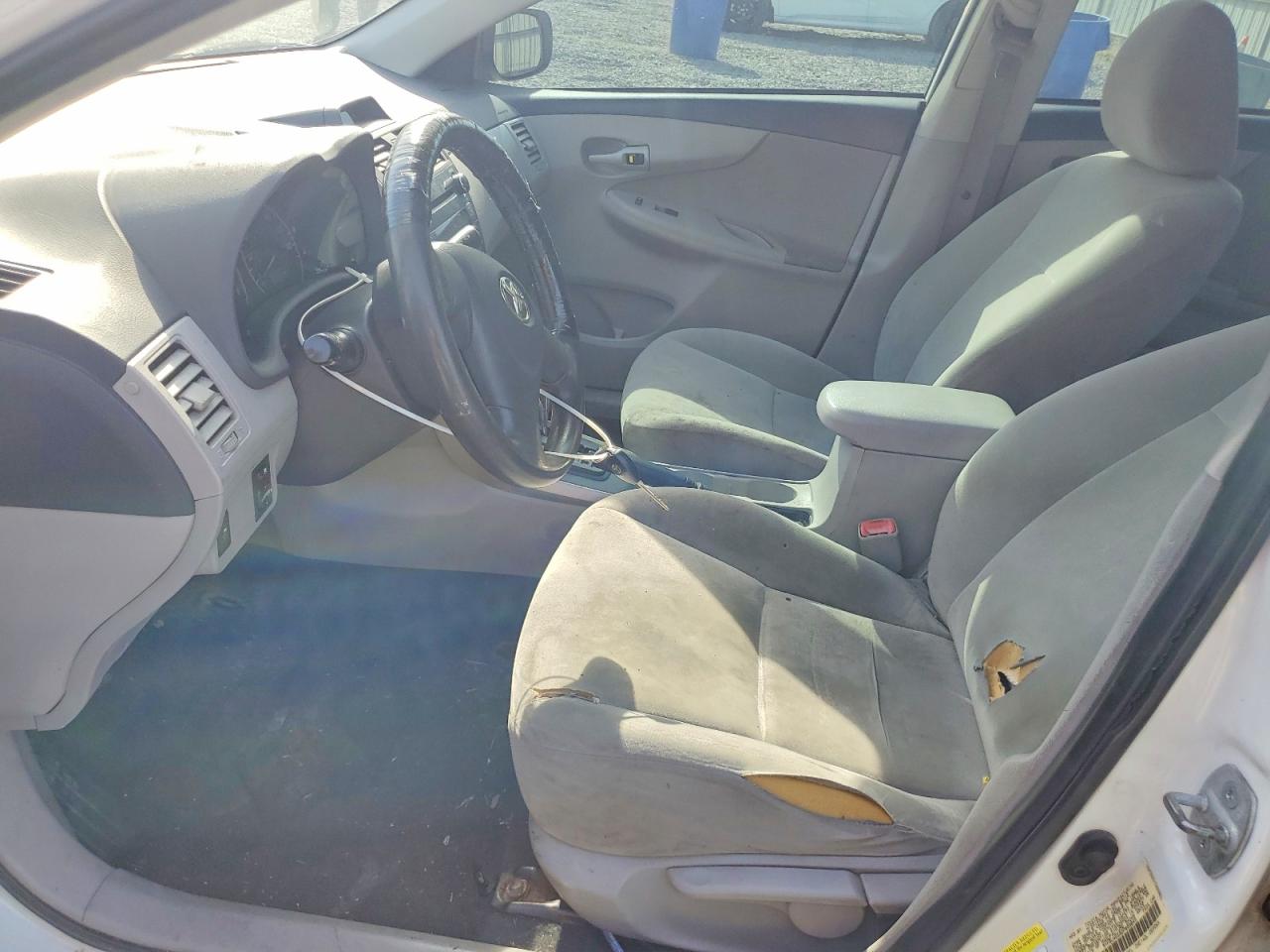 2013 Toyota Corolla L Белый vin: 5YFBU4EE8DP089045