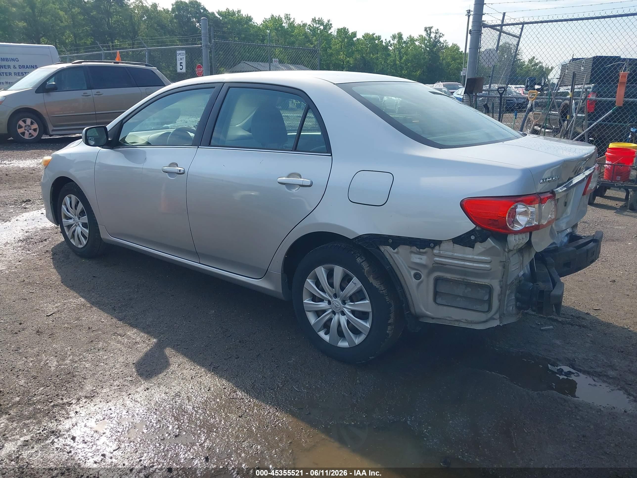 2013 Toyota Corolla Le Silver vin: 5YFBU4EE8DP094990