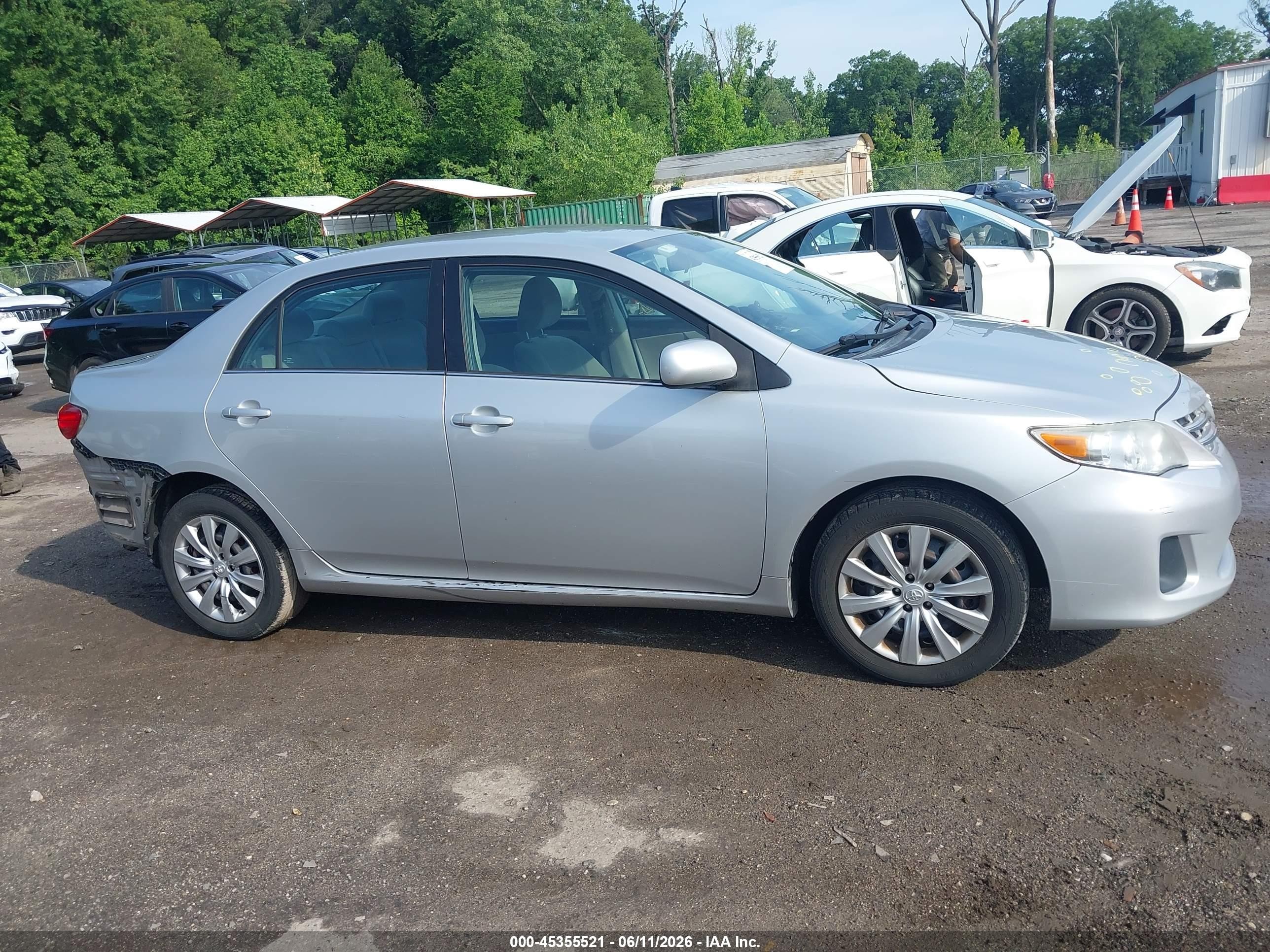 2013 Toyota Corolla Le Silver vin: 5YFBU4EE8DP094990