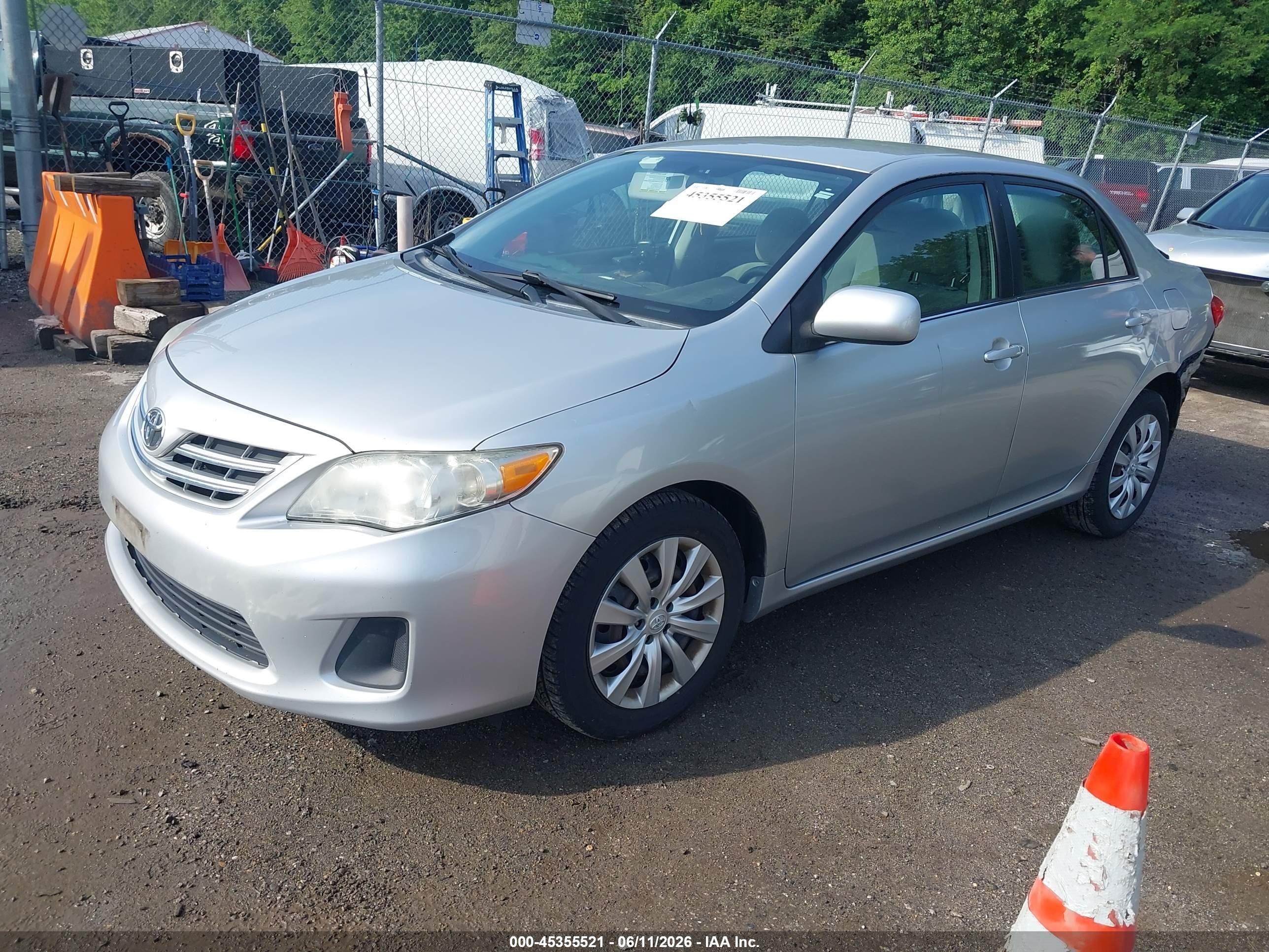 2013 Toyota Corolla Le Silver vin: 5YFBU4EE8DP094990