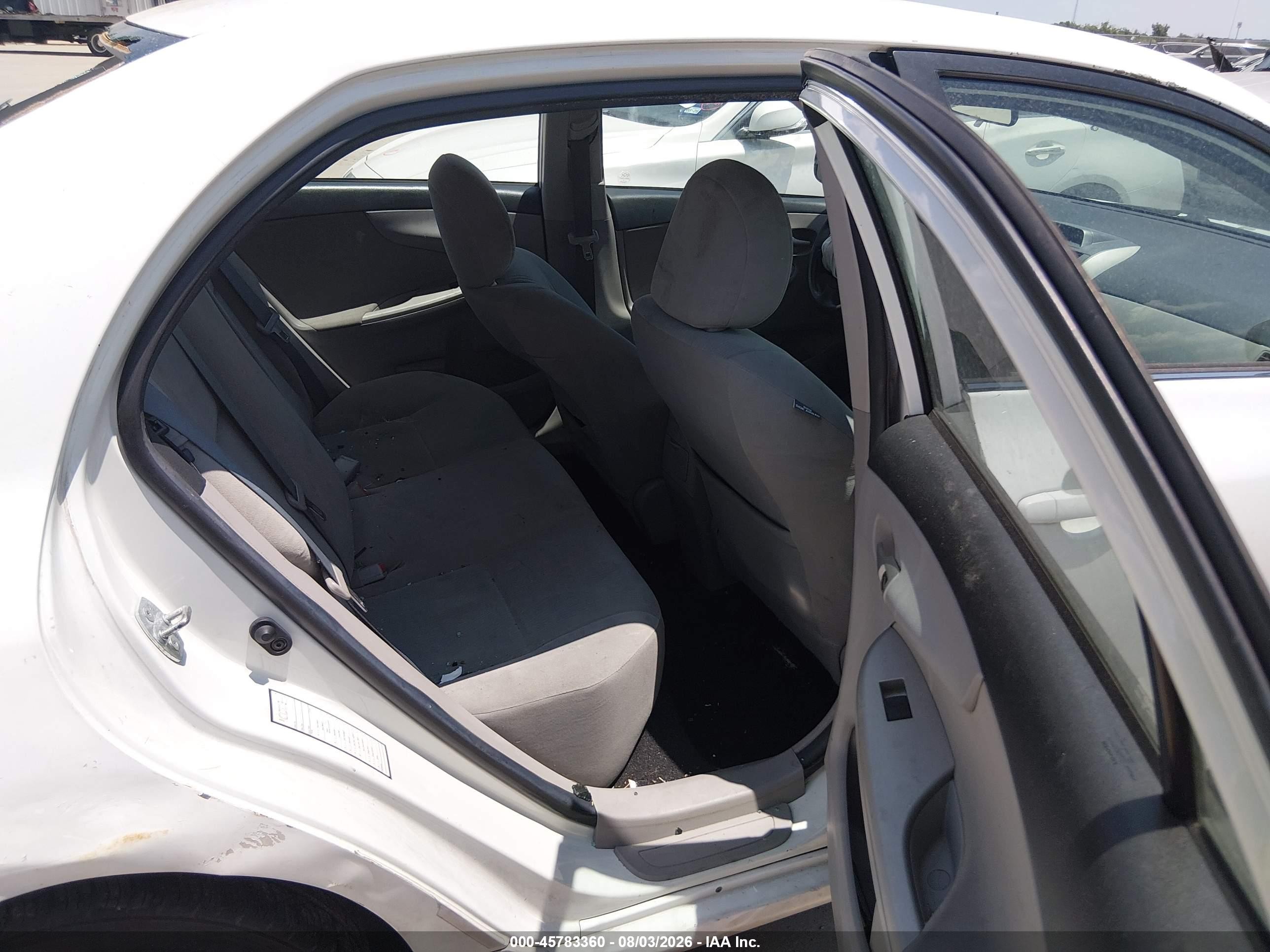 2013 Toyota Corolla Le White vin: 5YFBU4EE8DP096741