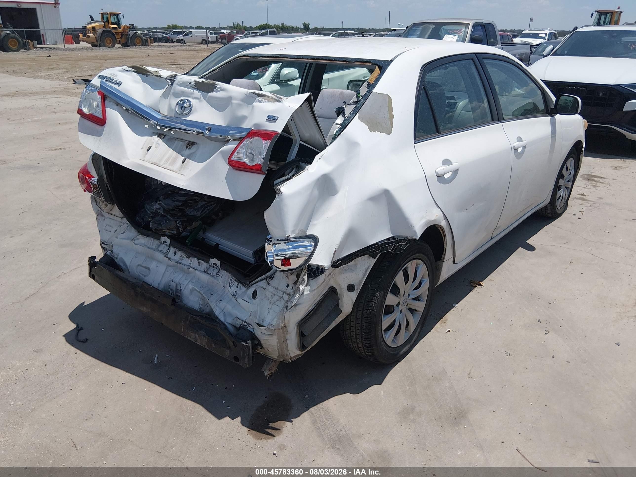 2013 Toyota Corolla Le White vin: 5YFBU4EE8DP096741