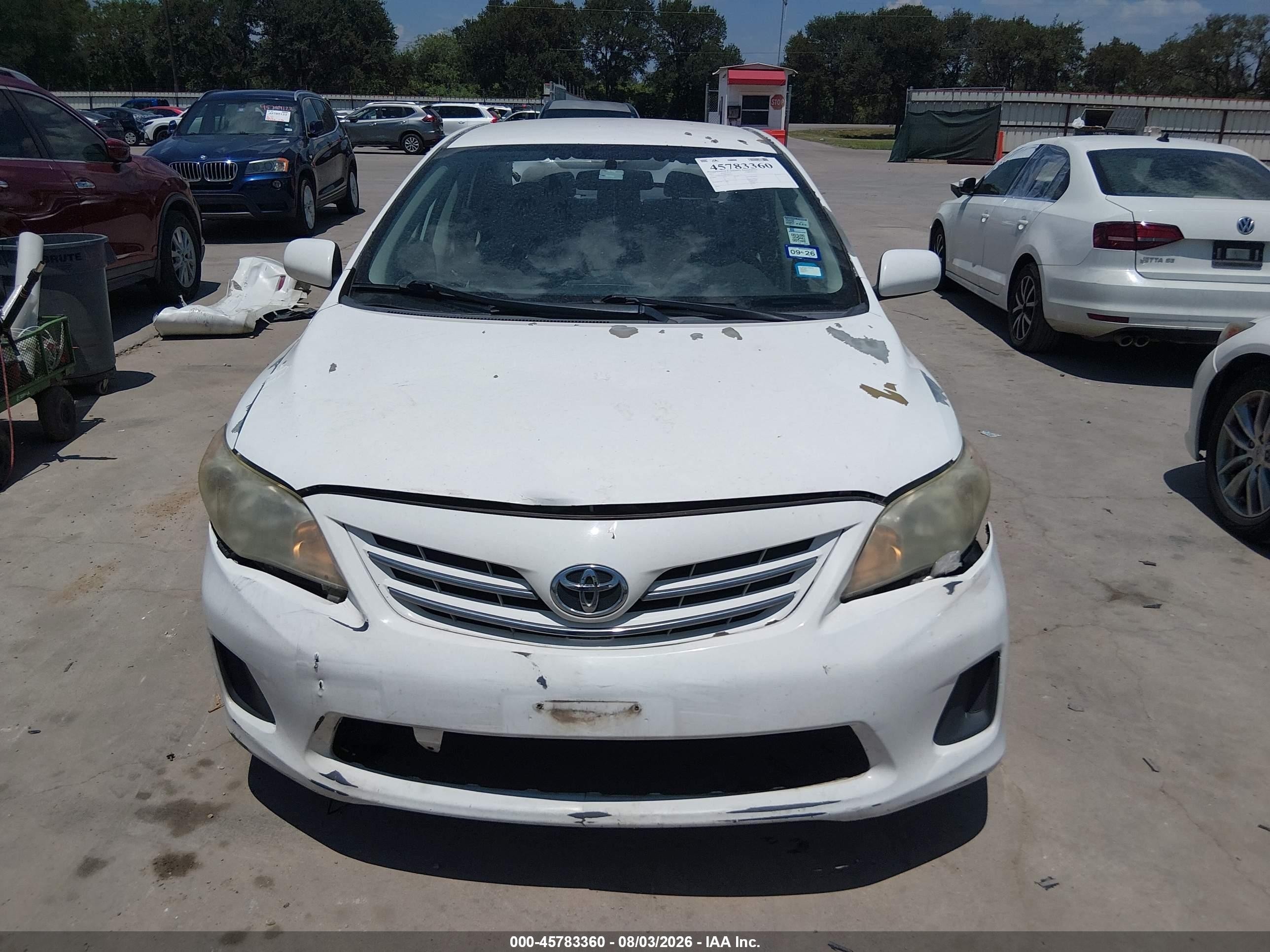 2013 Toyota Corolla Le White vin: 5YFBU4EE8DP096741