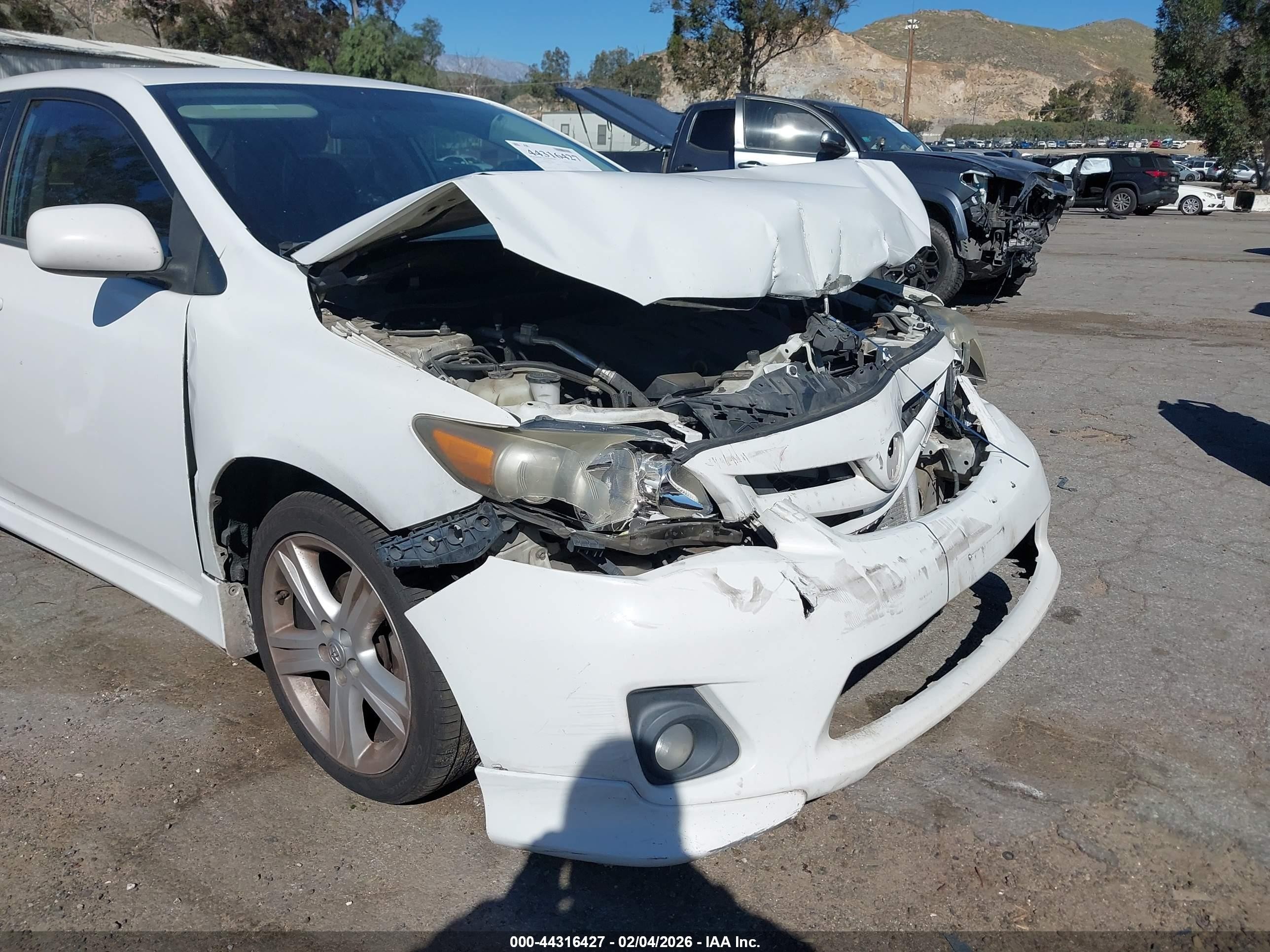 2013 Toyota Corolla S White vin: 5YFBU4EE8DP110900
