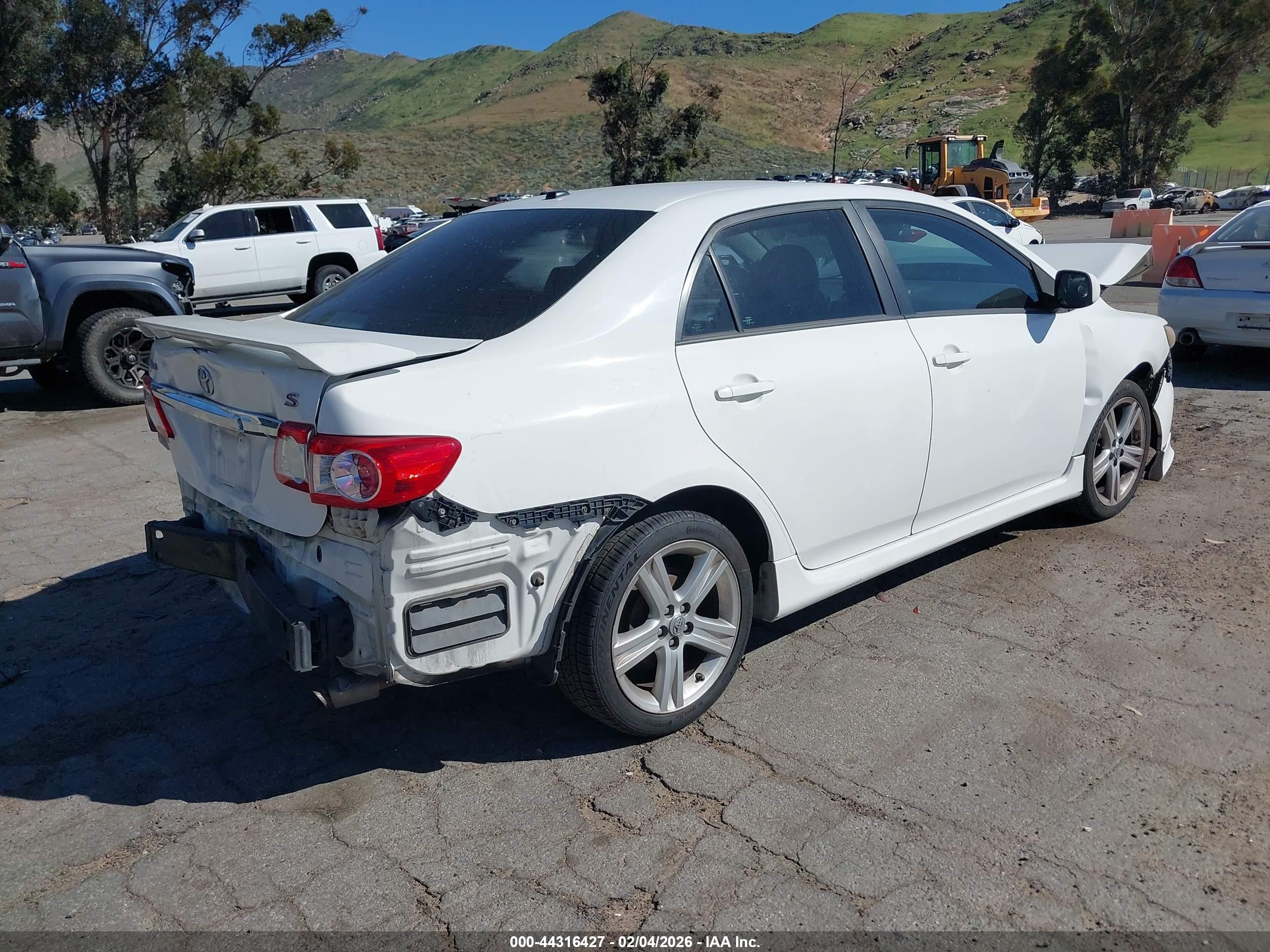 2013 Toyota Corolla S White vin: 5YFBU4EE8DP110900