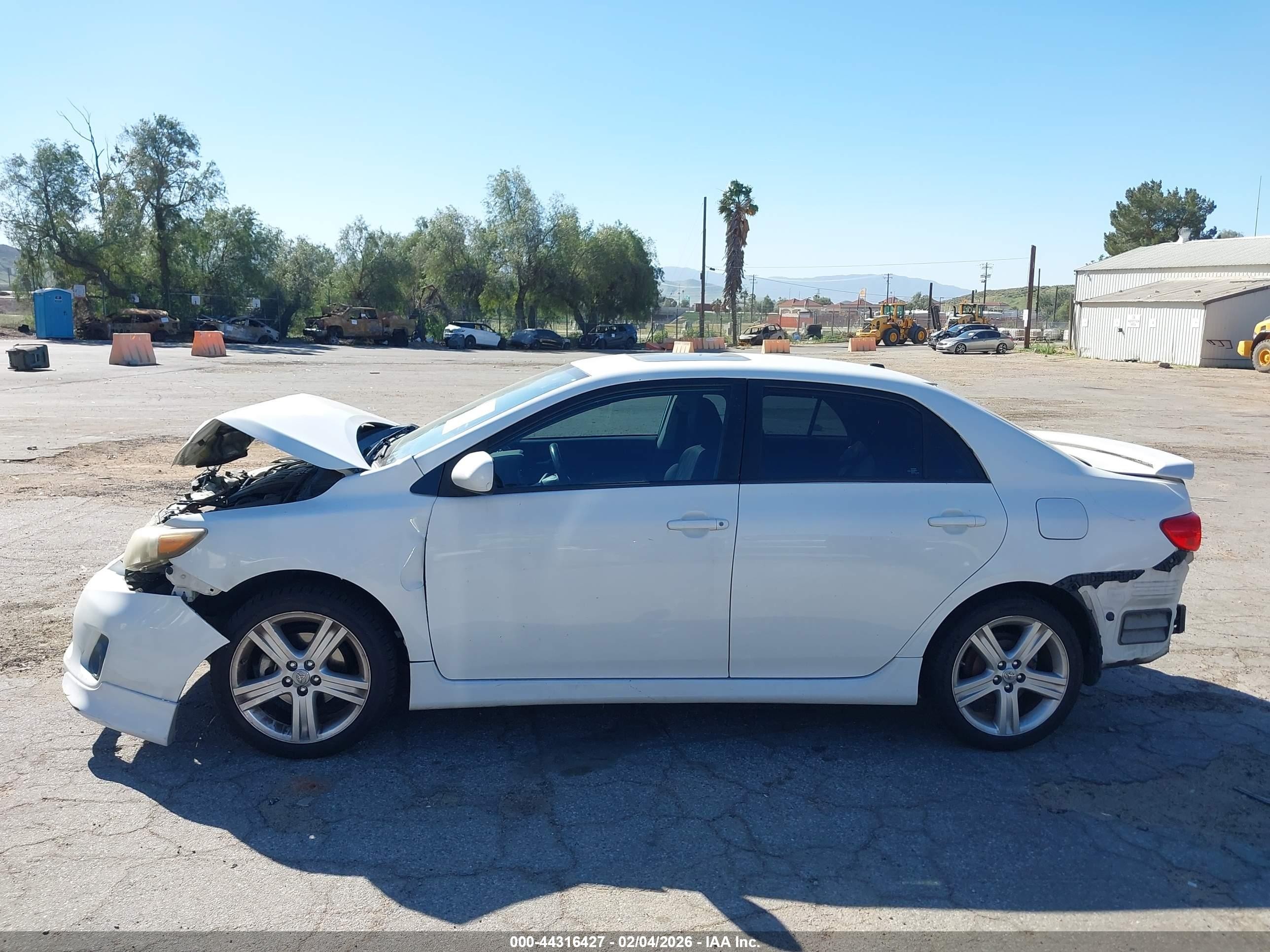 2013 Toyota Corolla S White vin: 5YFBU4EE8DP110900