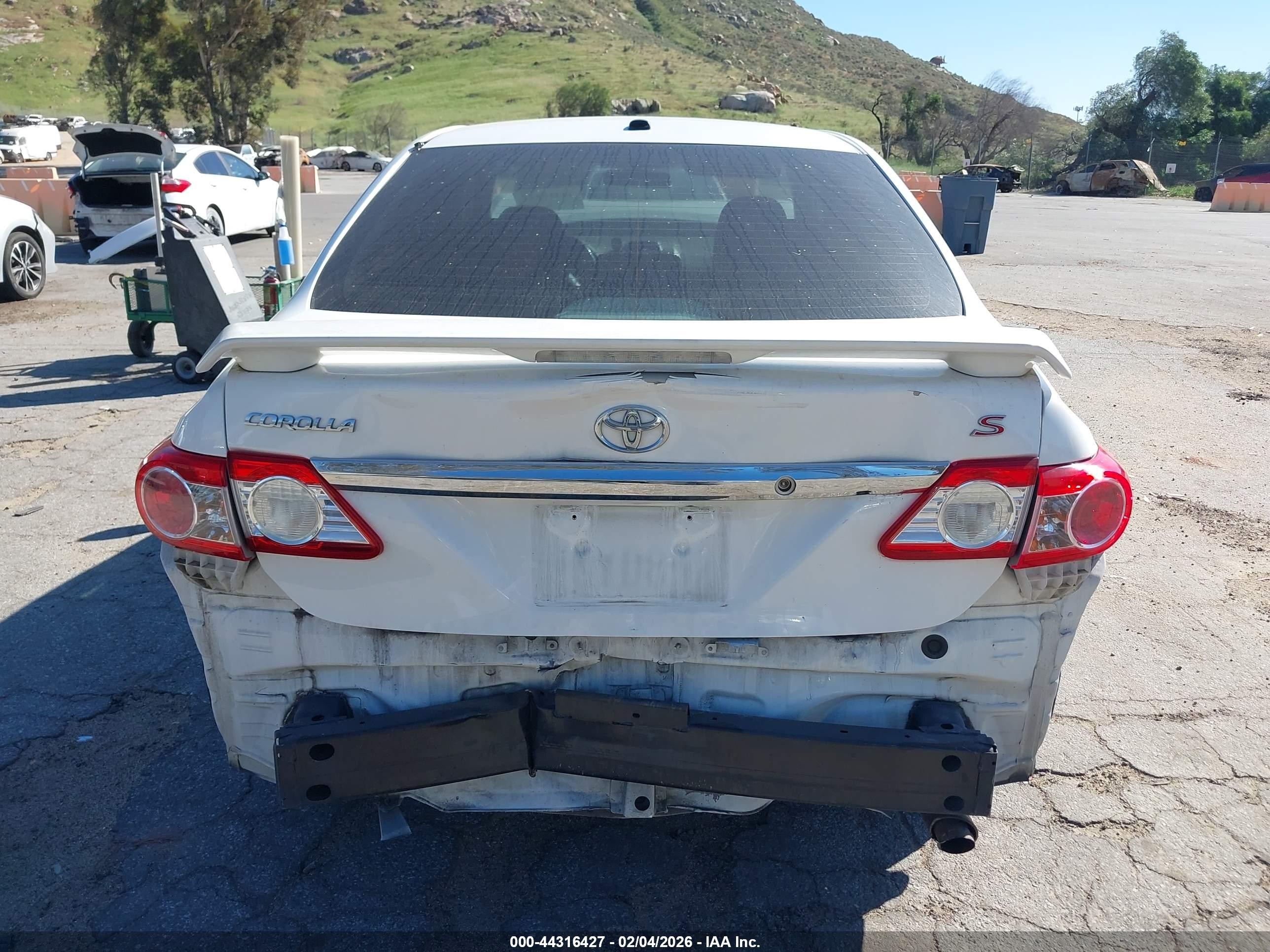 2013 Toyota Corolla S White vin: 5YFBU4EE8DP110900