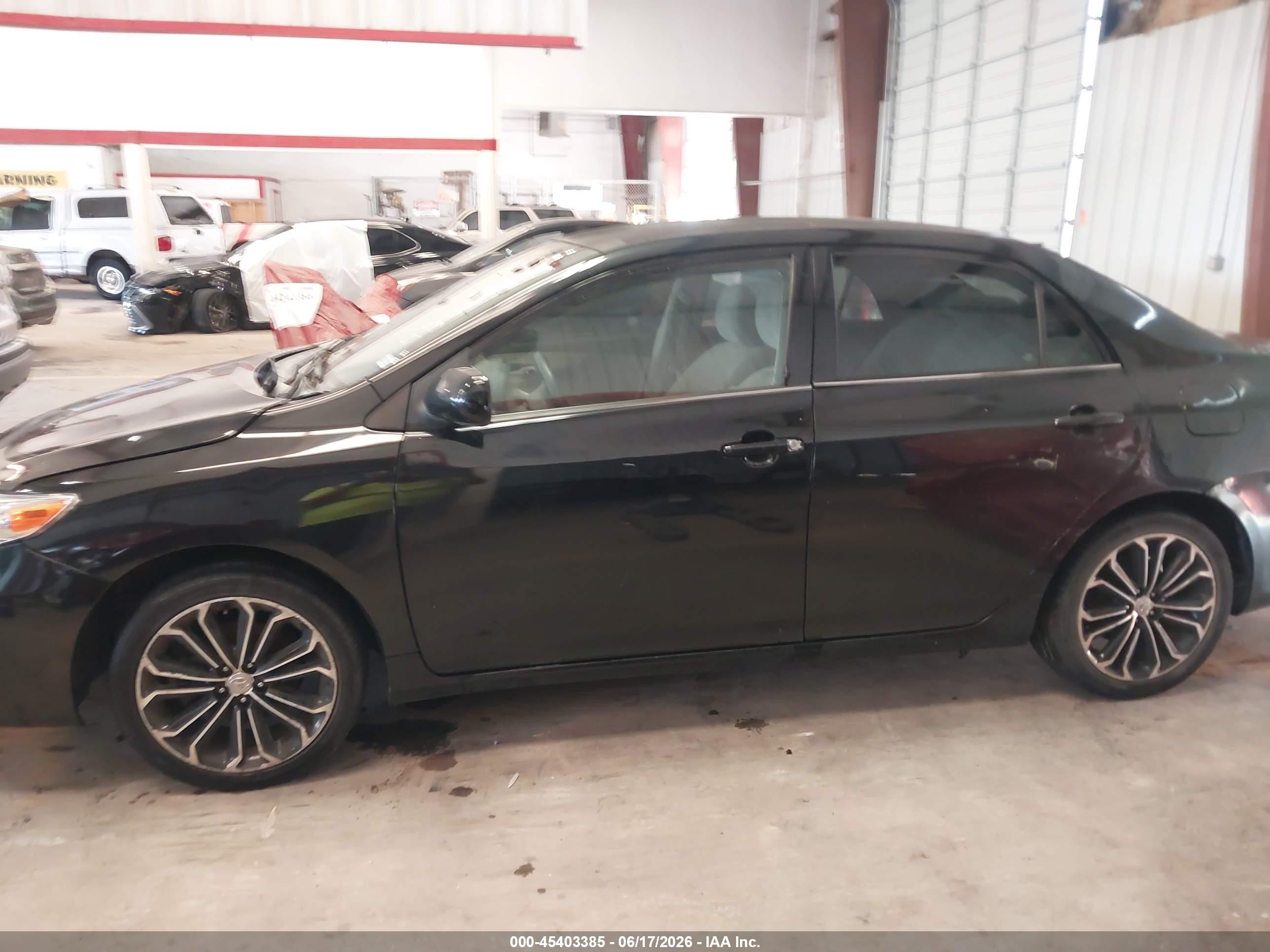 2013 Toyota Corolla Le Черный vin: 5YFBU4EE8DP114042