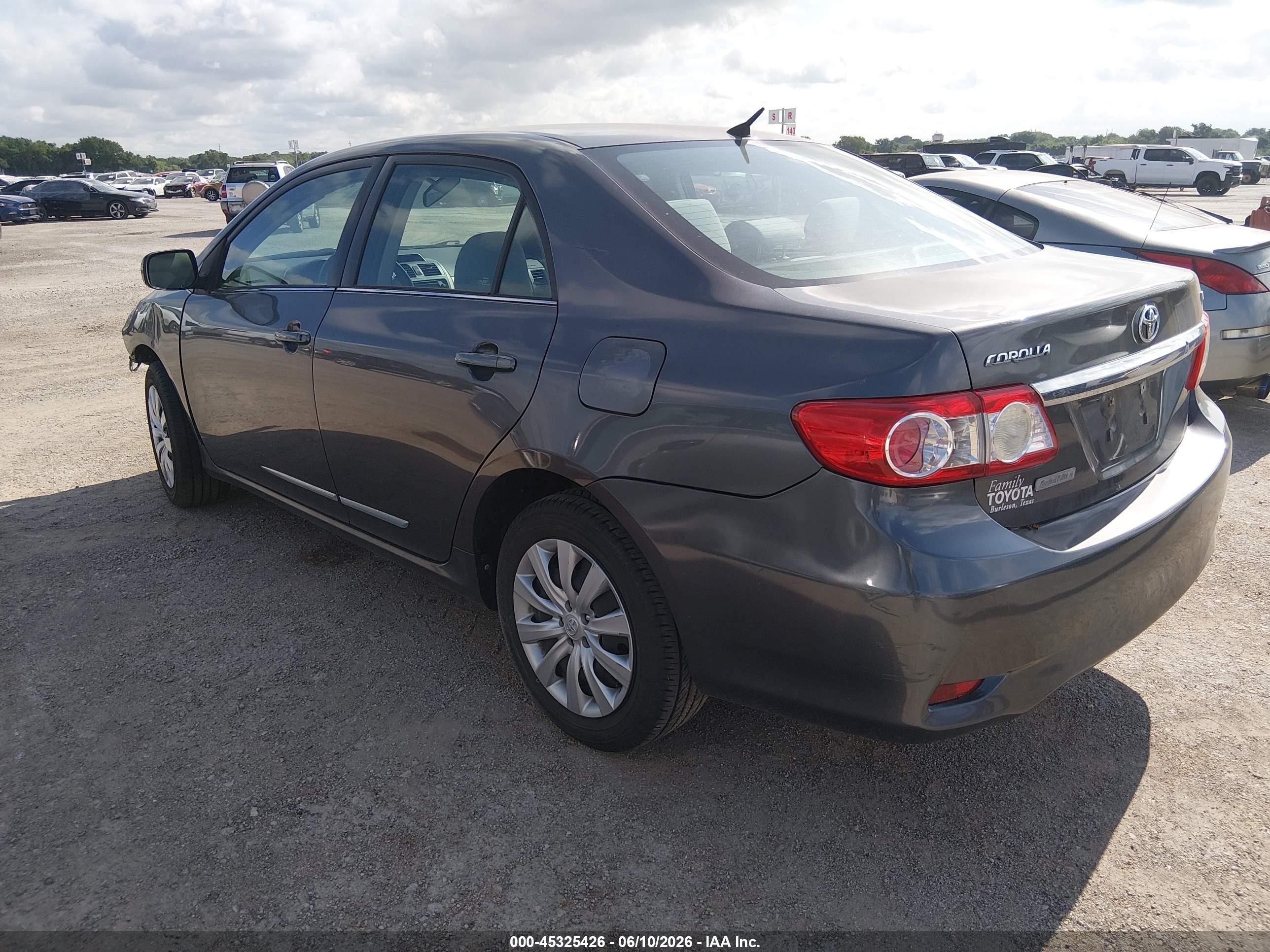 2013 Toyota Corolla Le Gray vin: 5YFBU4EE8DP125381