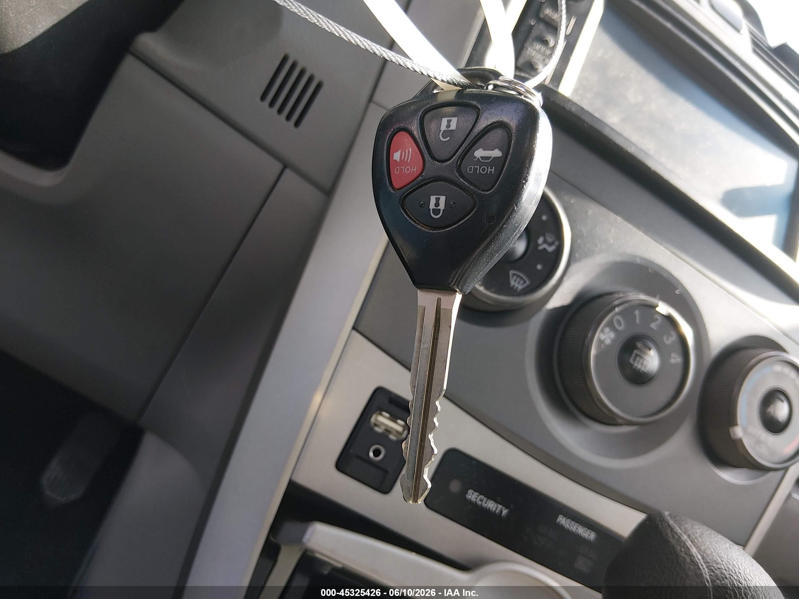 2013 Toyota Corolla Le Gray vin: 5YFBU4EE8DP125381