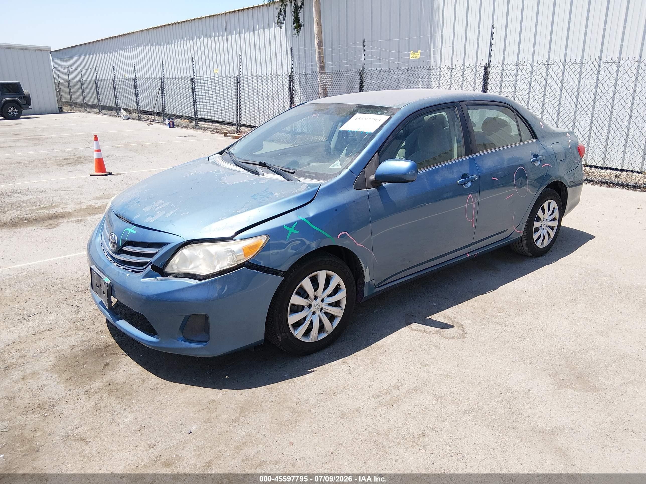 2013 Toyota Corolla Le Blue vin: 5YFBU4EE8DP128541