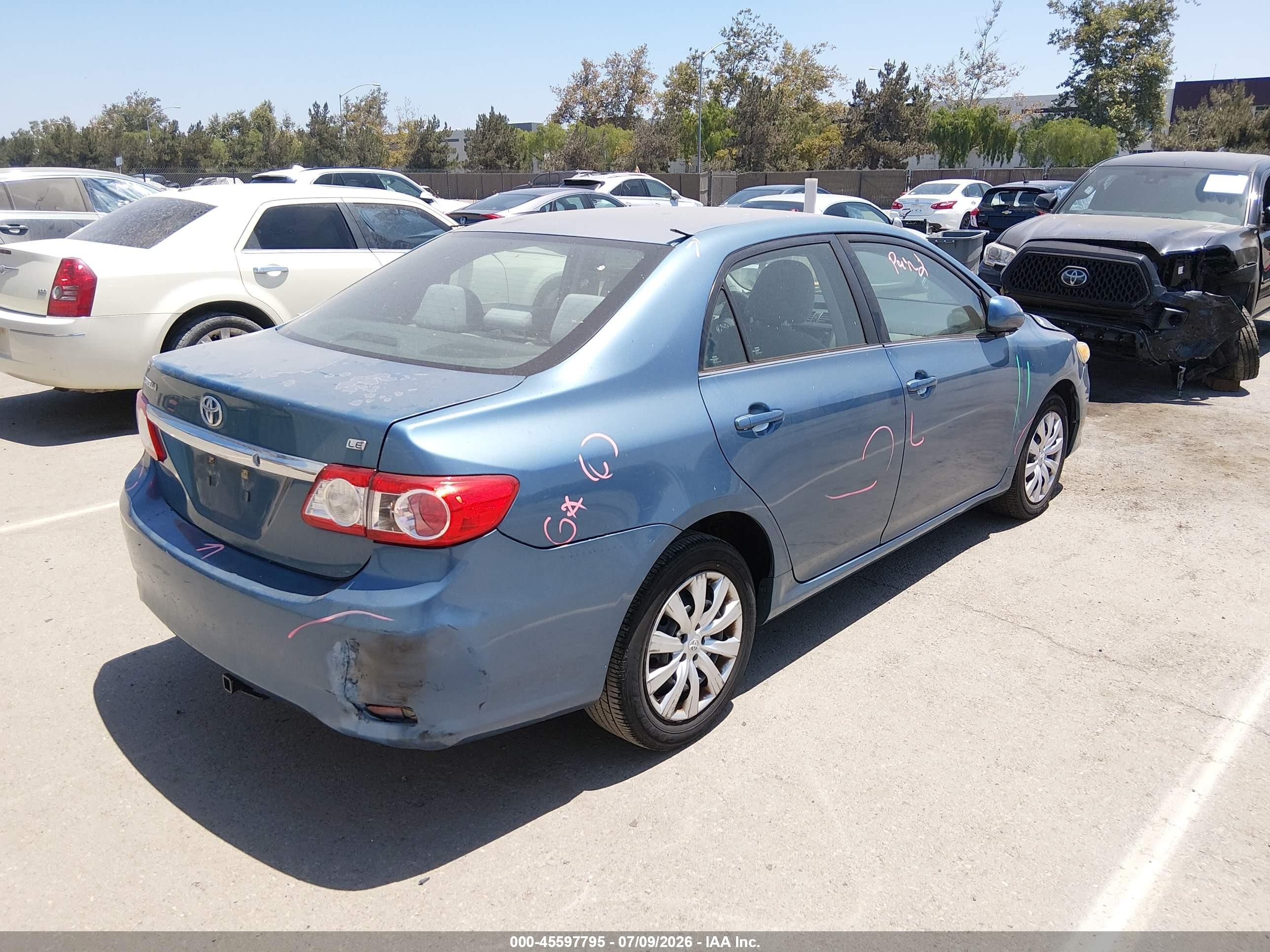 2013 Toyota Corolla Le Blue vin: 5YFBU4EE8DP128541