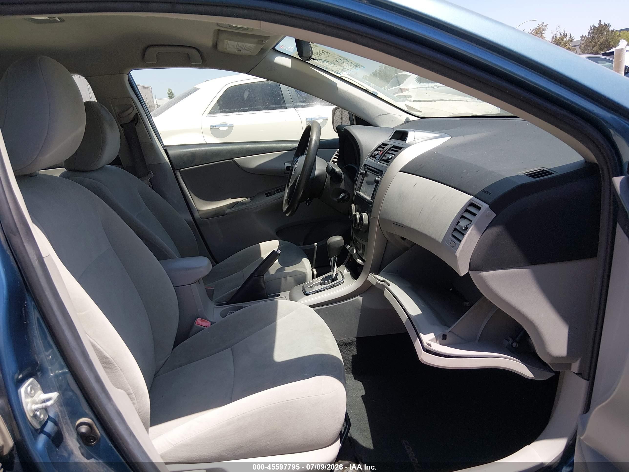 2013 Toyota Corolla Le Blue vin: 5YFBU4EE8DP128541