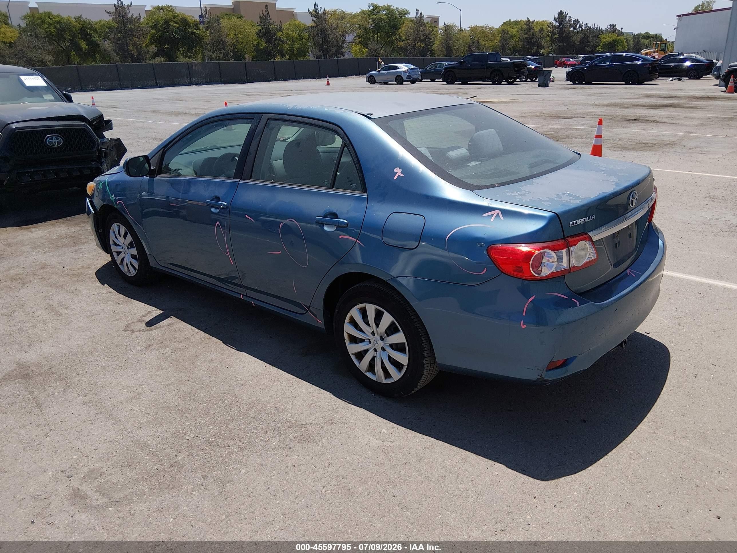 2013 Toyota Corolla Le Blue vin: 5YFBU4EE8DP128541