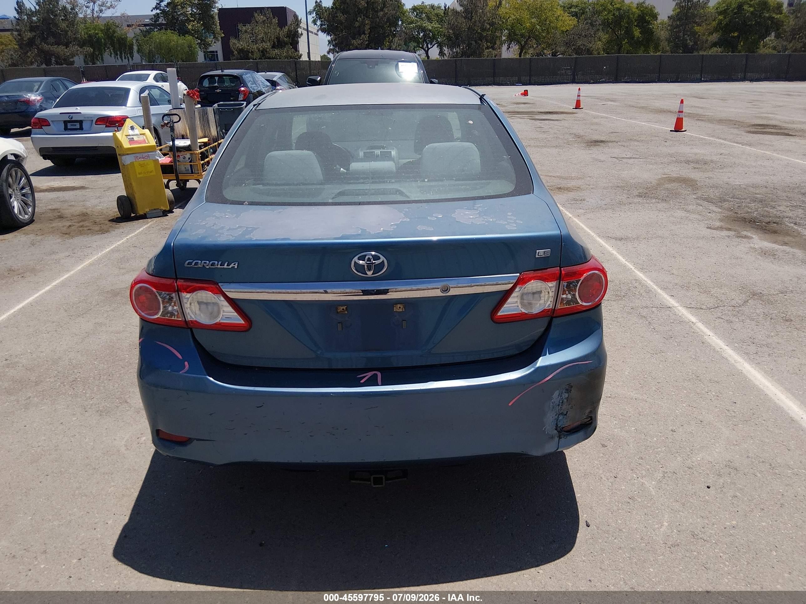 2013 Toyota Corolla Le Blue vin: 5YFBU4EE8DP128541