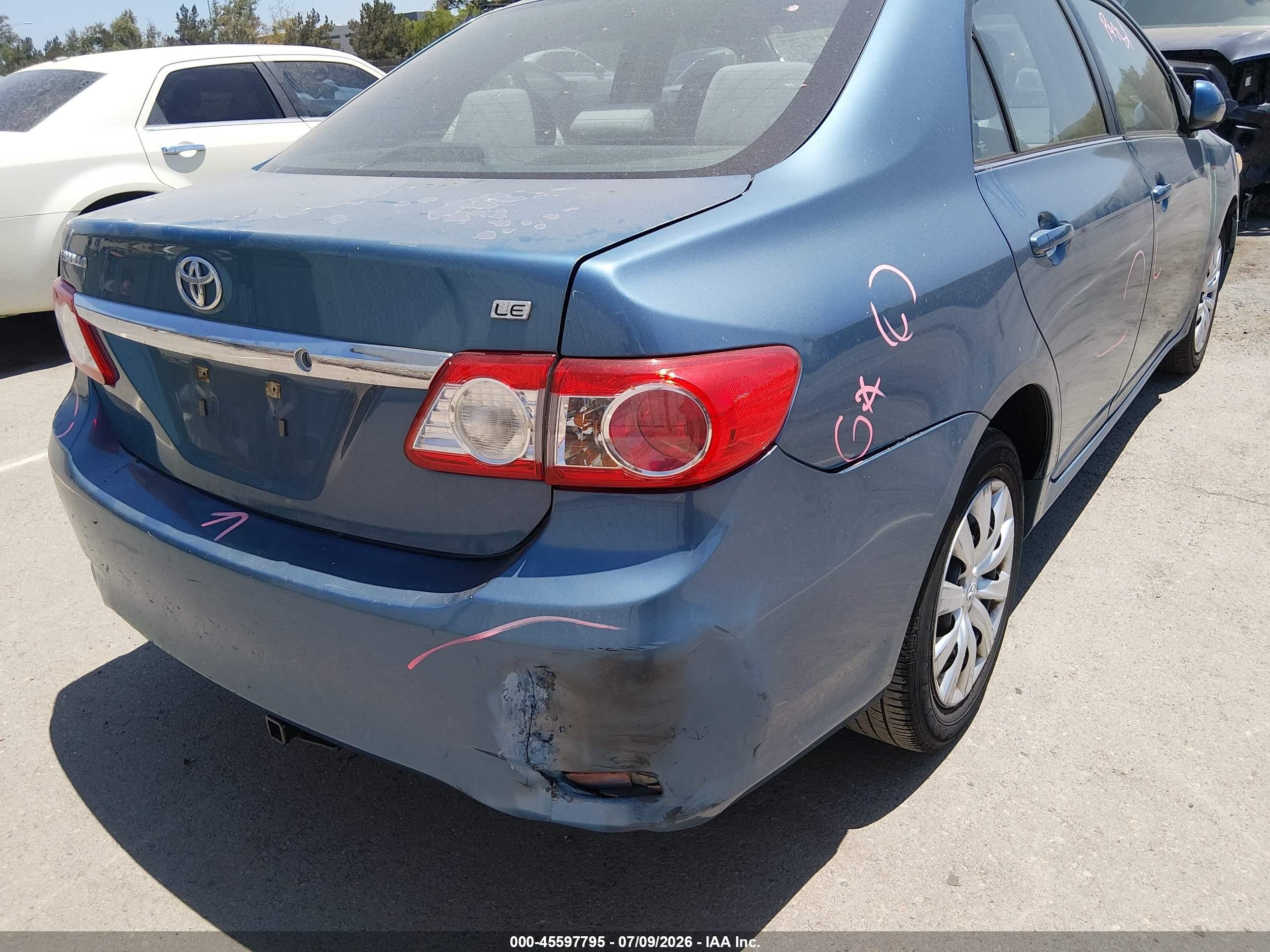2013 Toyota Corolla Le Blue vin: 5YFBU4EE8DP128541