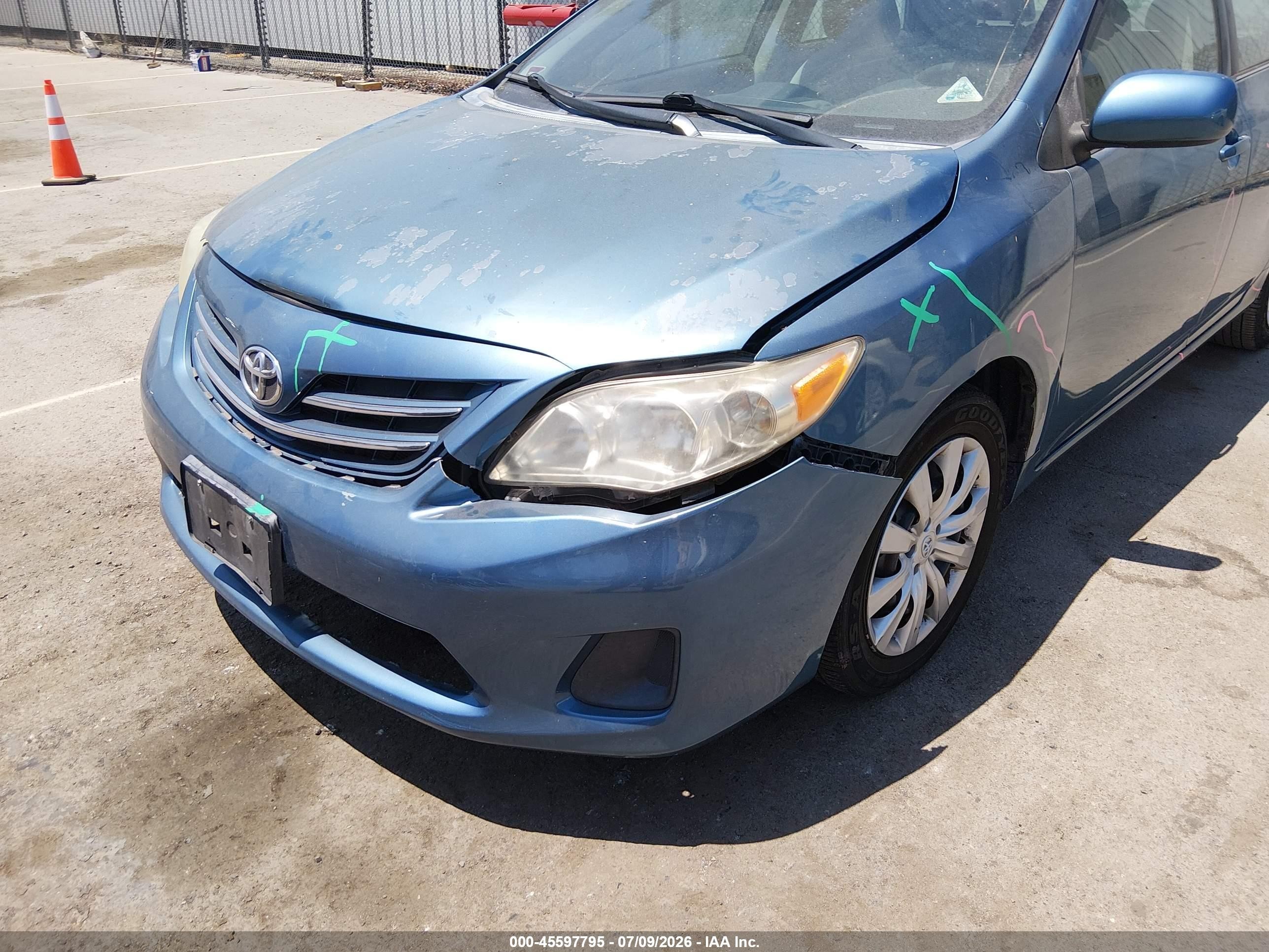 2013 Toyota Corolla Le Blue vin: 5YFBU4EE8DP128541
