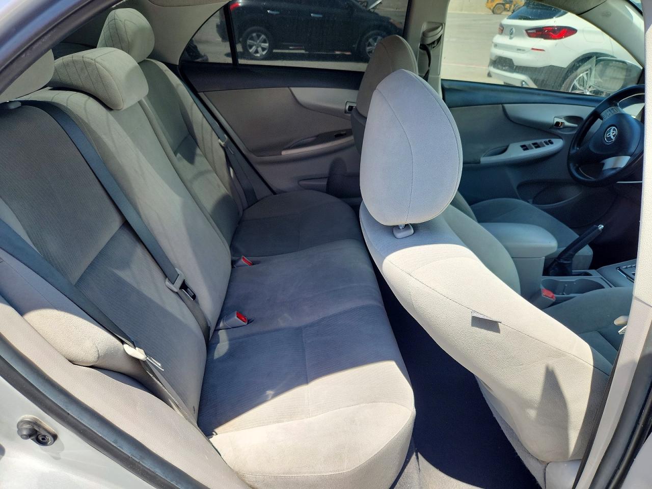 2013 Toyota Corolla Le Silver vin: 5YFBU4EE8DP141533