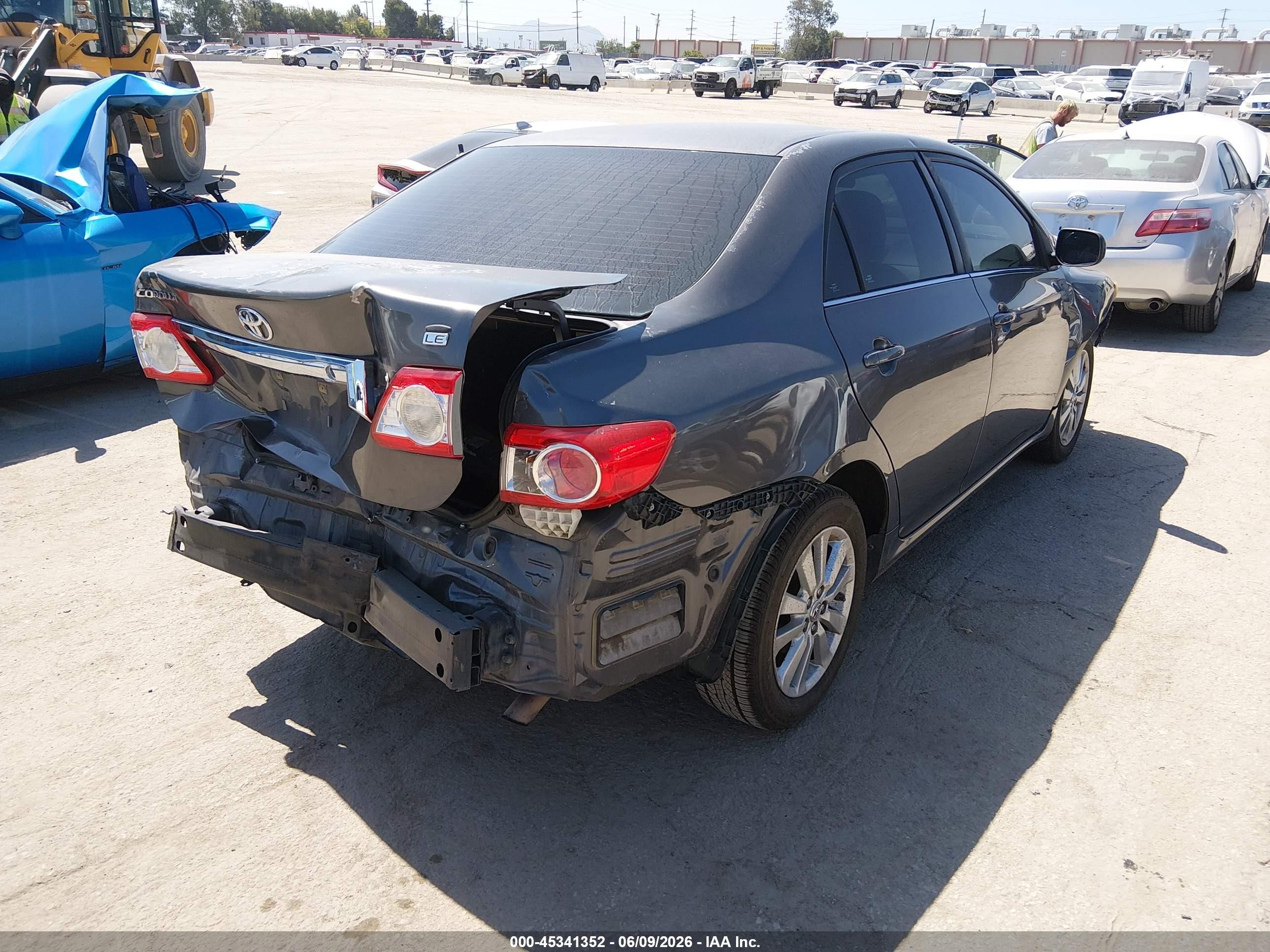 2013 Toyota Corolla Le Серый vin: 5YFBU4EE8DP158106