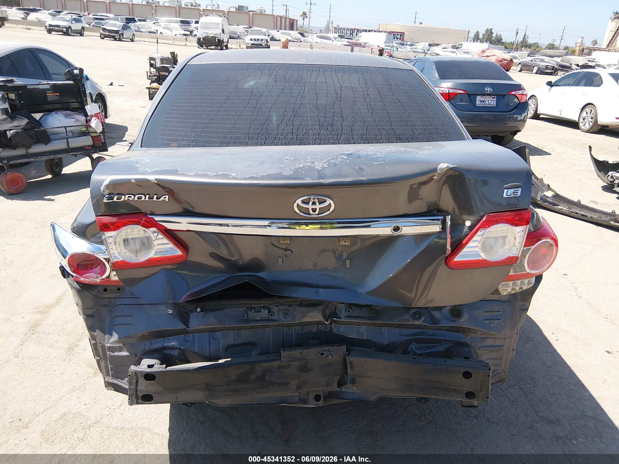 2013 Toyota Corolla Le Серый vin: 5YFBU4EE8DP158106