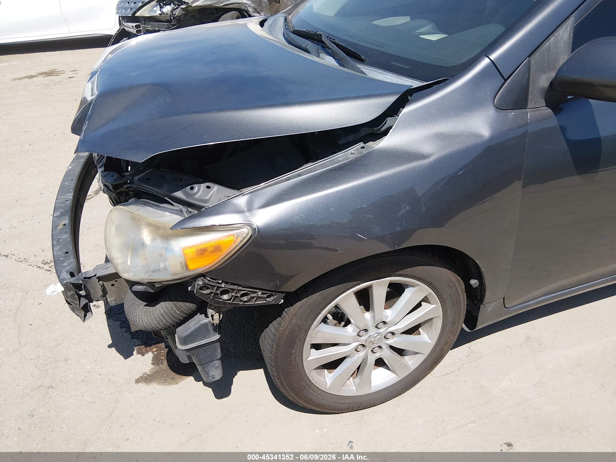 2013 Toyota Corolla Le Серый vin: 5YFBU4EE8DP158106